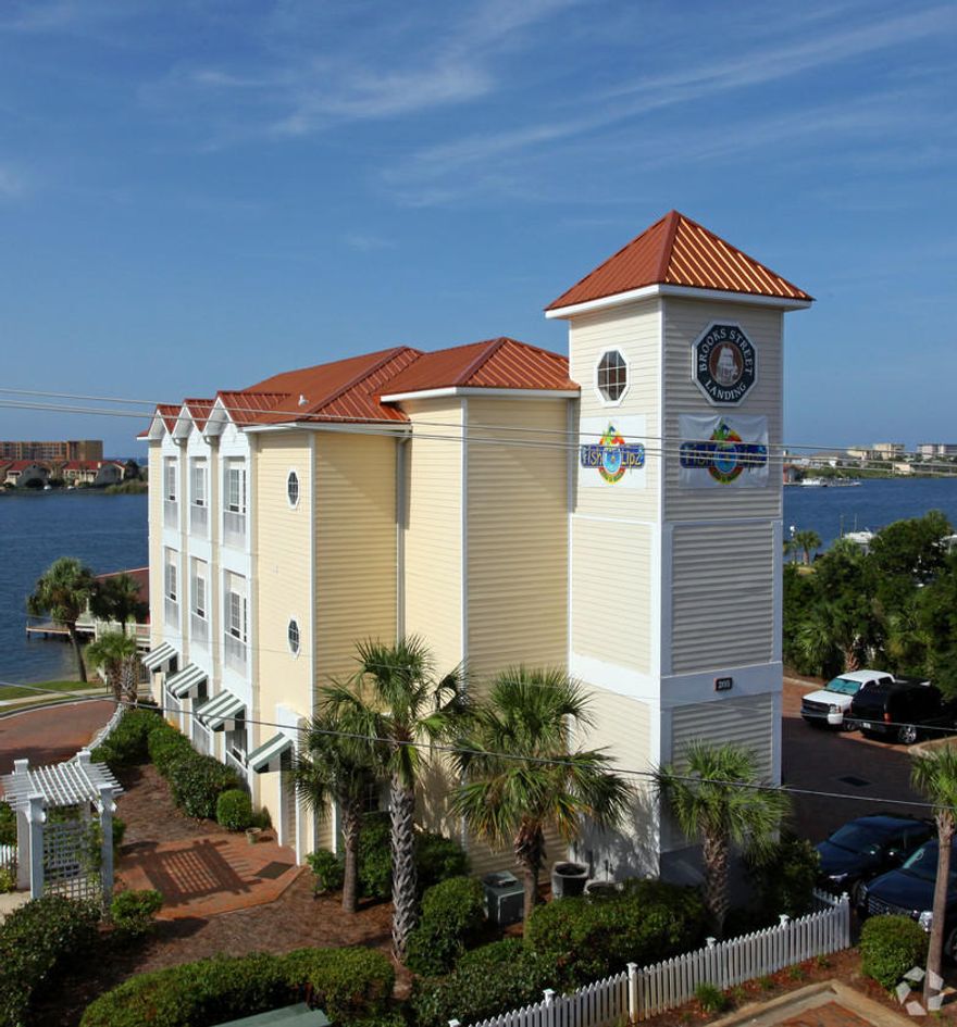 GREAT WATERFRONT OFFICE SPACE with views of the Inter-Coastal from every office. Subject property conveys conference room, break room, bathroom, 5 Offices, and large open area w/cubicle work stations that could easily be converted into additional offices.