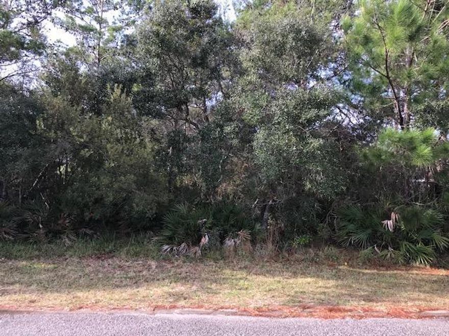 Great location off of Main Street and Indian Trail. A vacant lot in the heart of Destin, almost unheard of. This is a neighborhood of brick homes. Don't miss this opportunity!