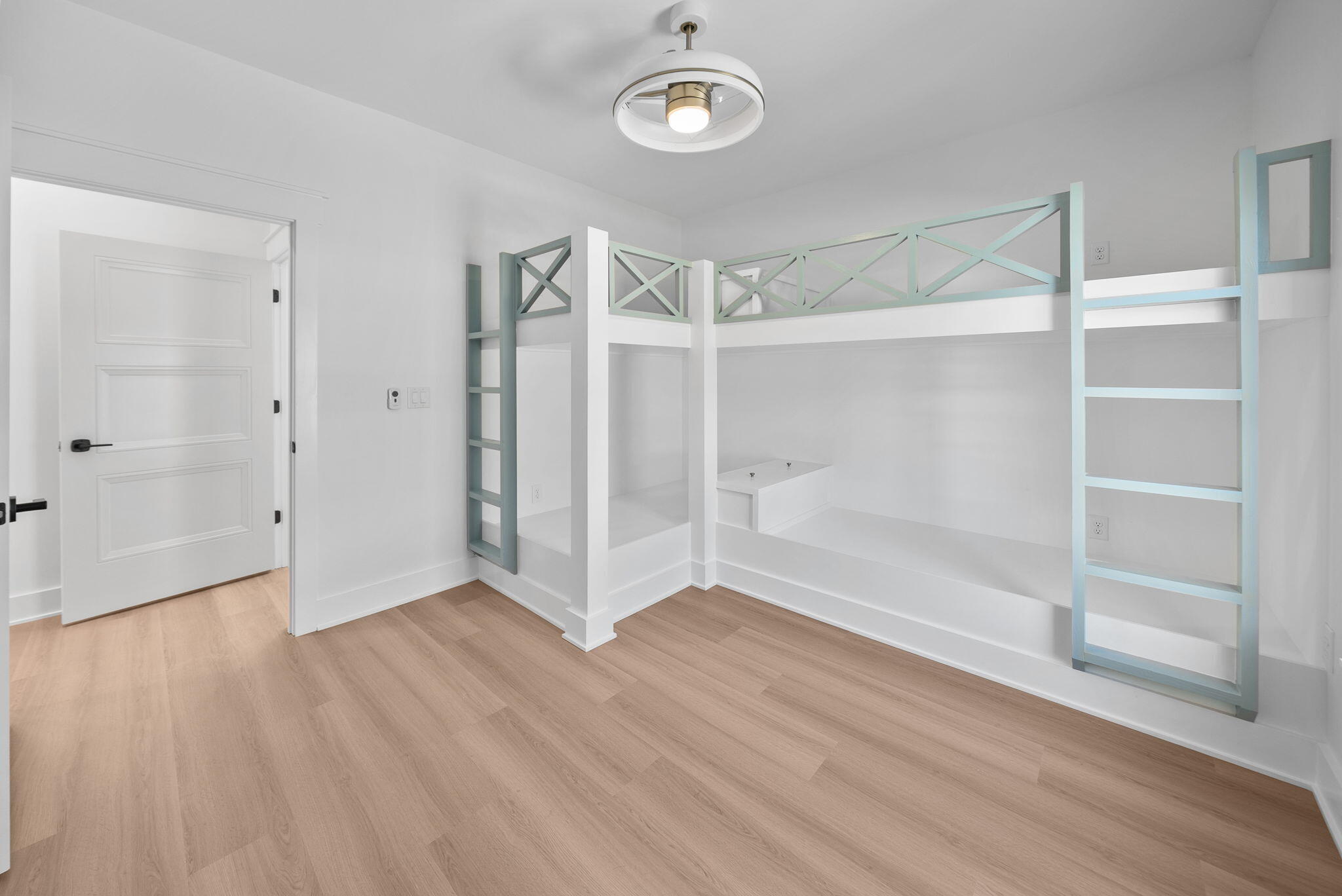 HOLIDAY BEACH UNIT 04 - Residential