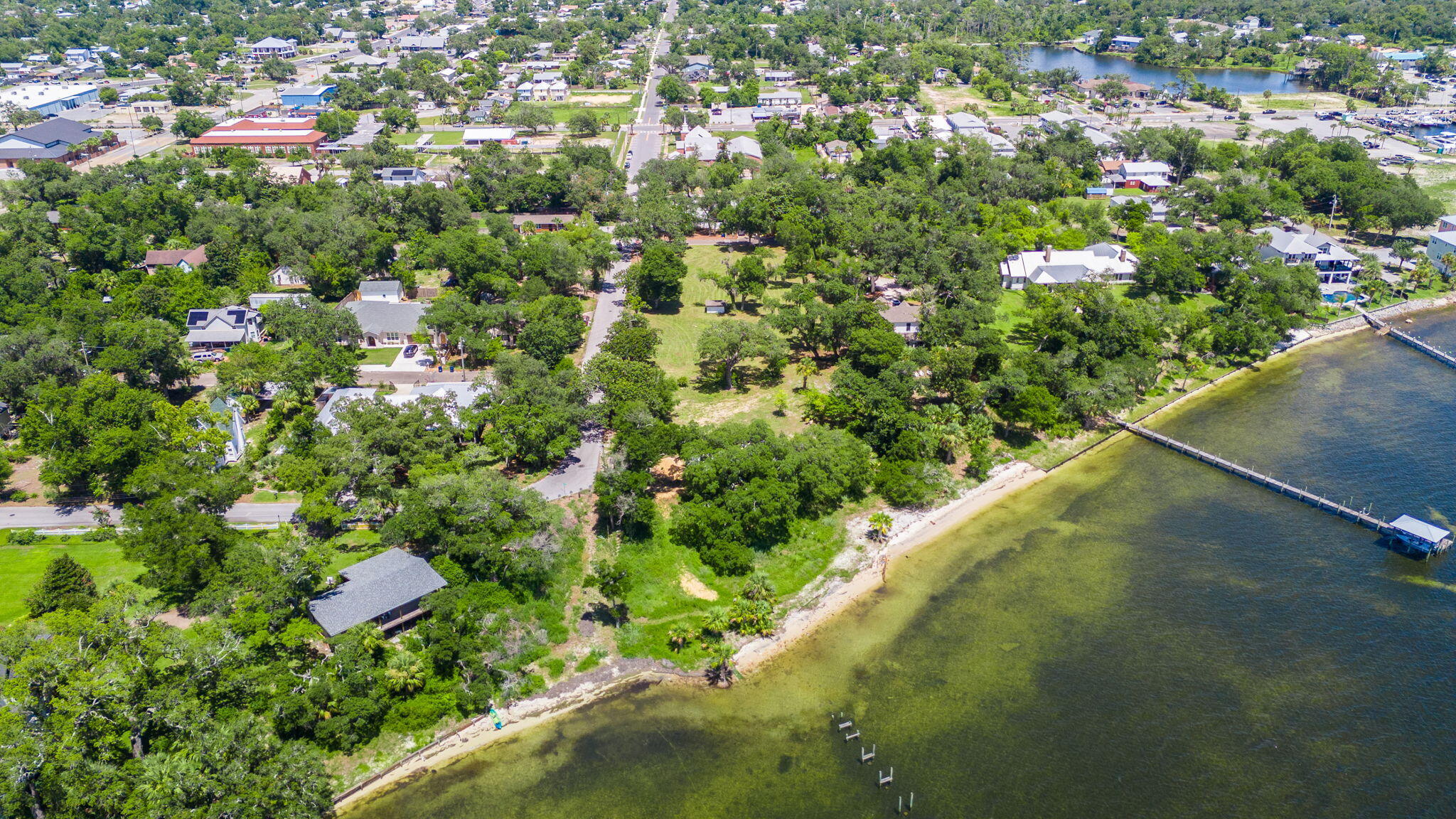 NO RECORDED SUBDIVISION - Land
