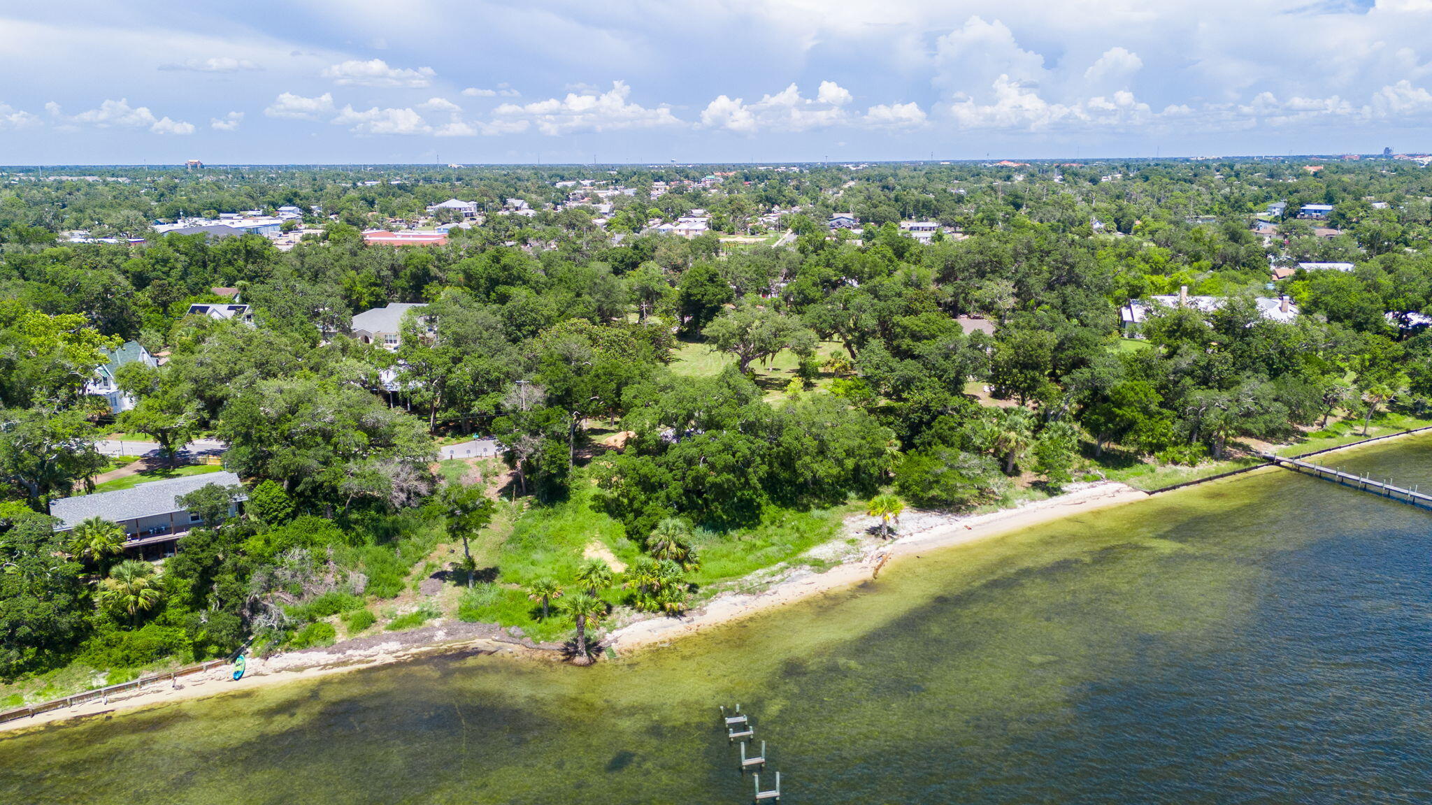 NO RECORDED SUBDIVISION - Land