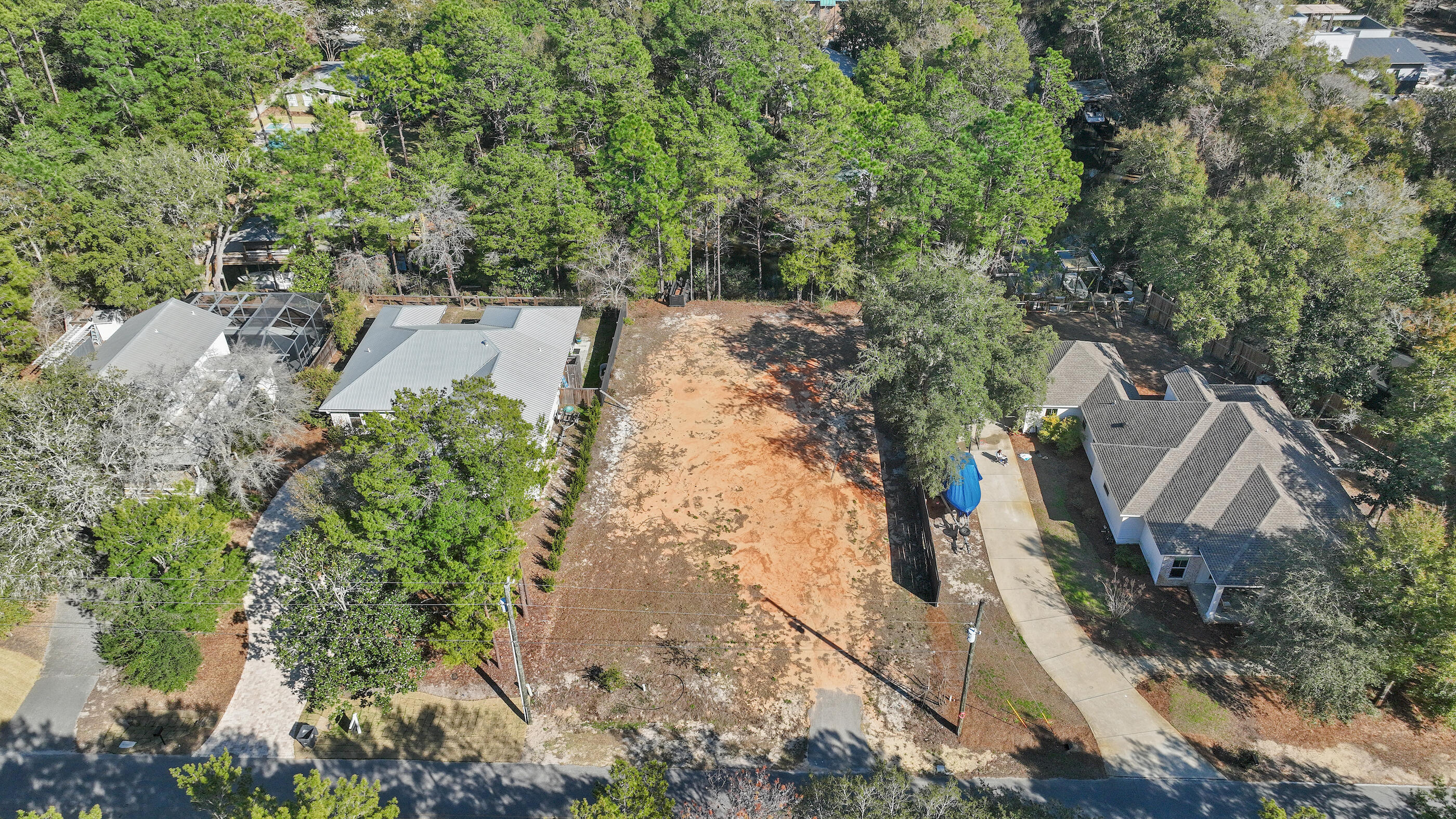 DAUGHETTES AMENDED - Land