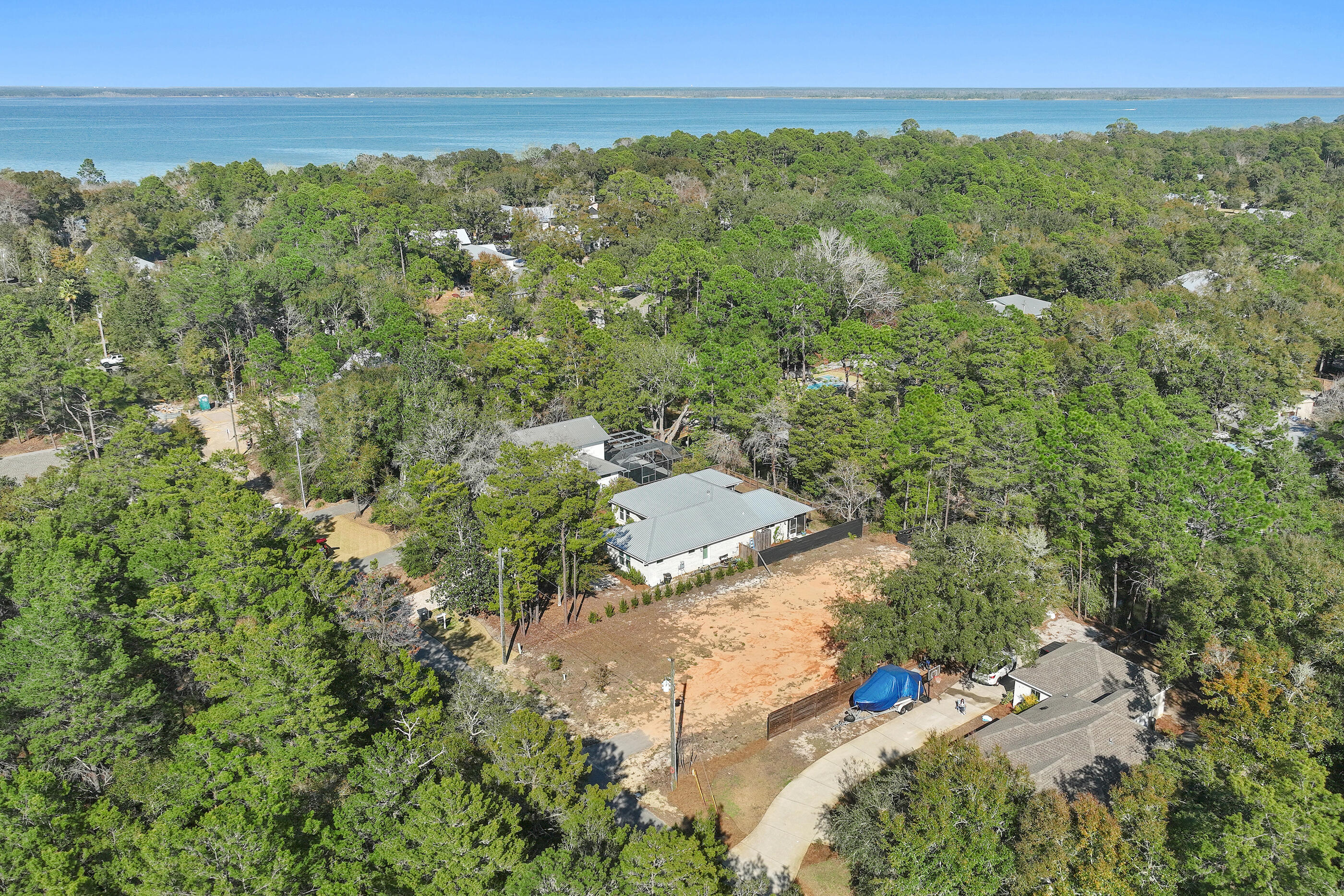 DAUGHETTES AMENDED - Land