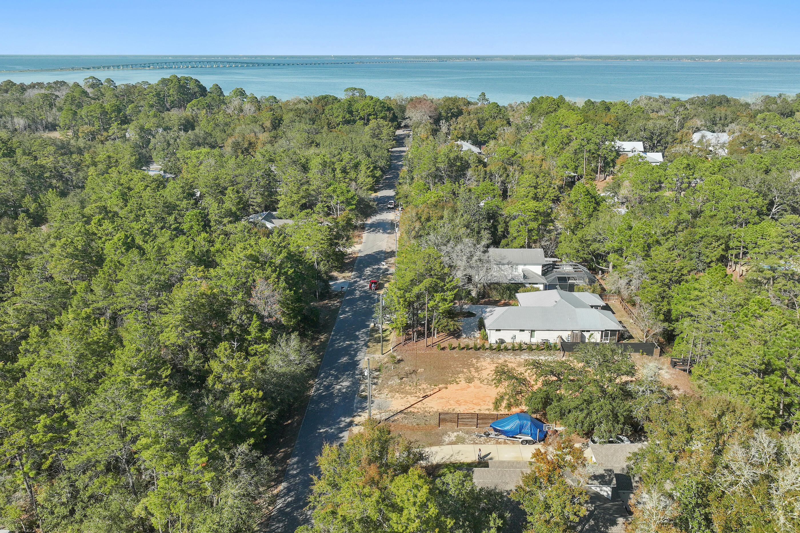 DAUGHETTES AMENDED - Land