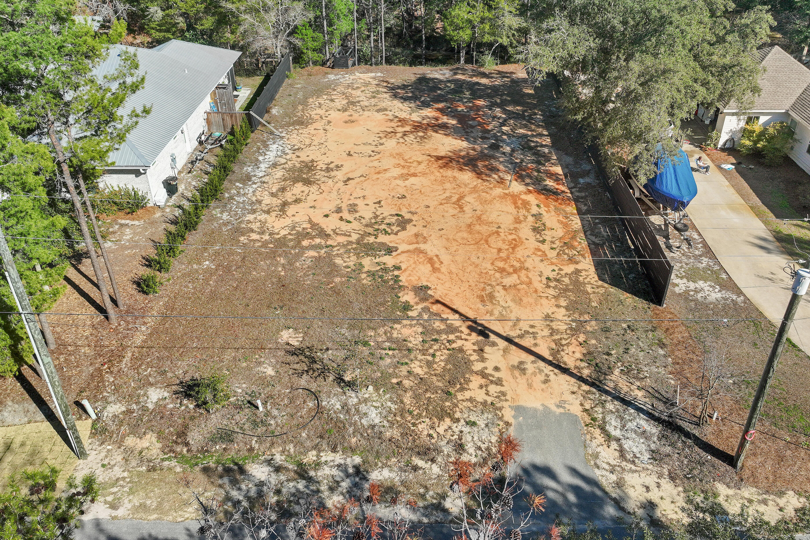 DAUGHETTES AMENDED - Land