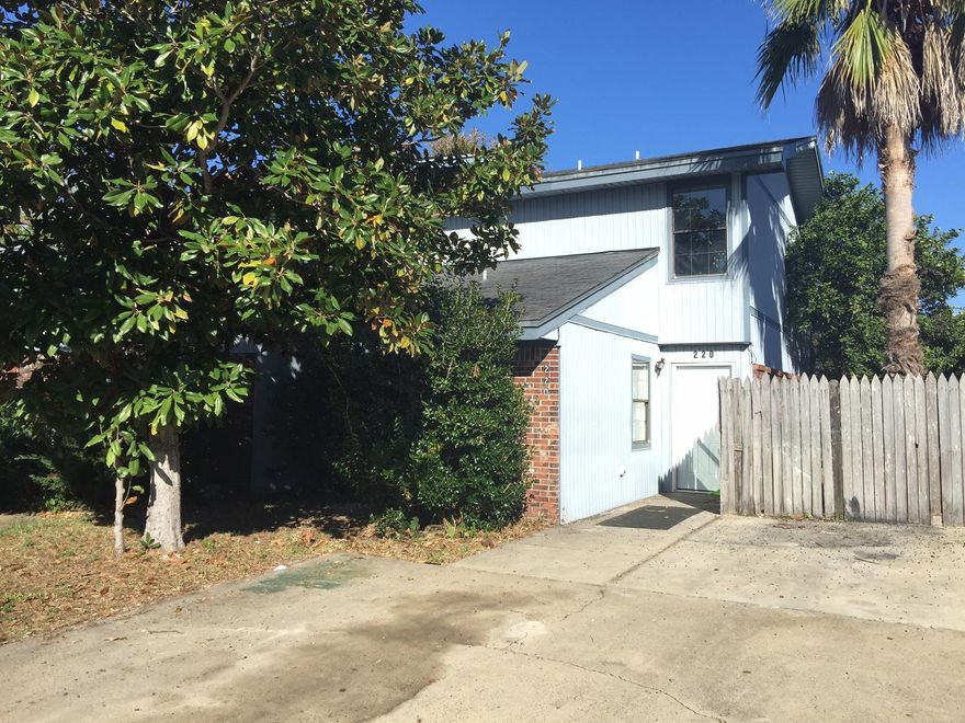 REO ~ Great Opportunity in the Heart of Destin... This 2 Bd / 2 Ba town home offers lots of potential rental investment opportunity. Living room offers fireplace & there is a fenced back yard. Convenient location to shopping, dining & the beach. Home needs TLC & will not qualify for financing. Cash offers only. The current list price is $60,900. Bank of America, N.A. (the ''Bank'') associates and/or Bank associates, household members, and HTS business partners of the Bank, are prohibited from purchasing REO and auctioned REO properties, either owned or serviced by the Bank, whether directly or indirectly.