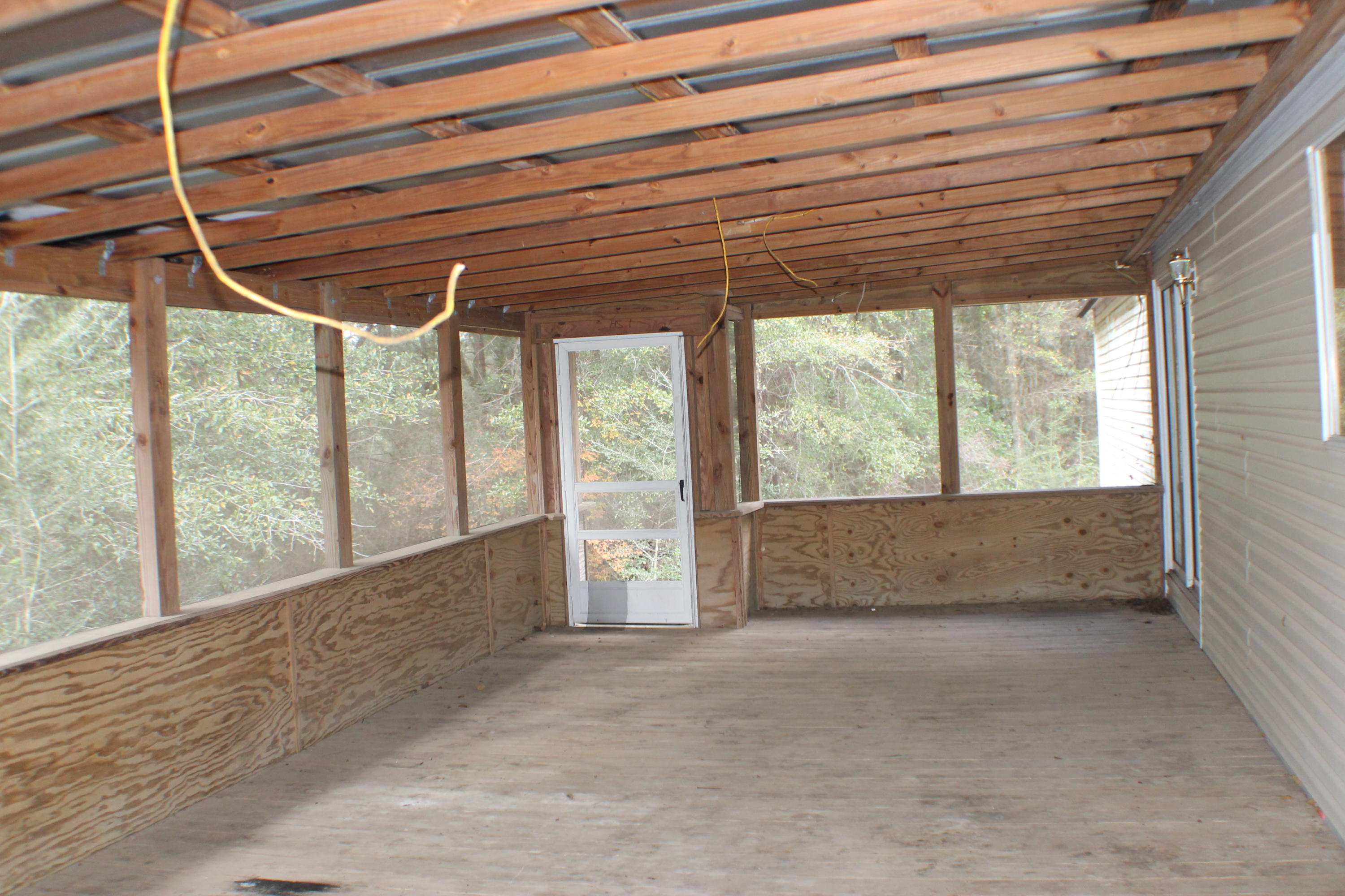 METES & BOUNDS - Land