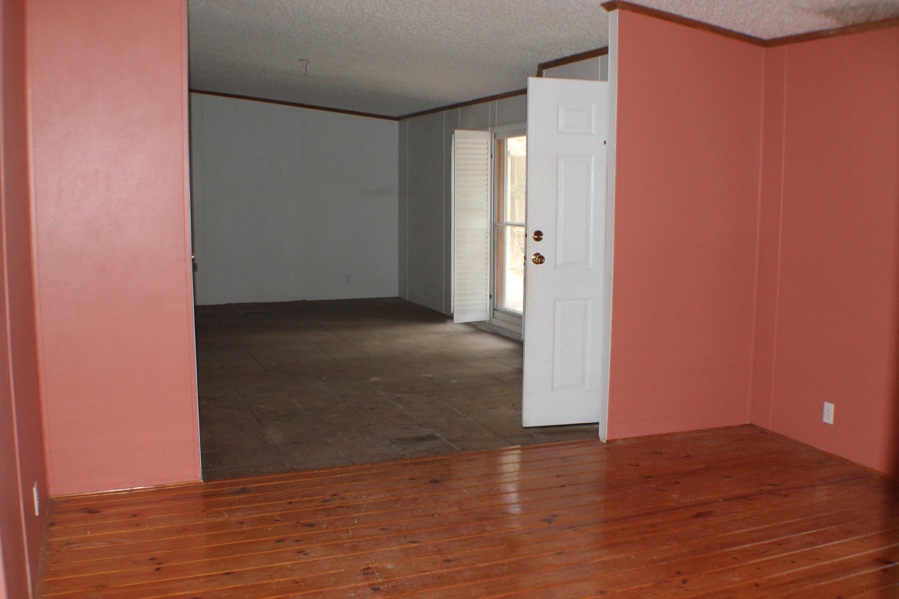 METES & BOUNDS - Land