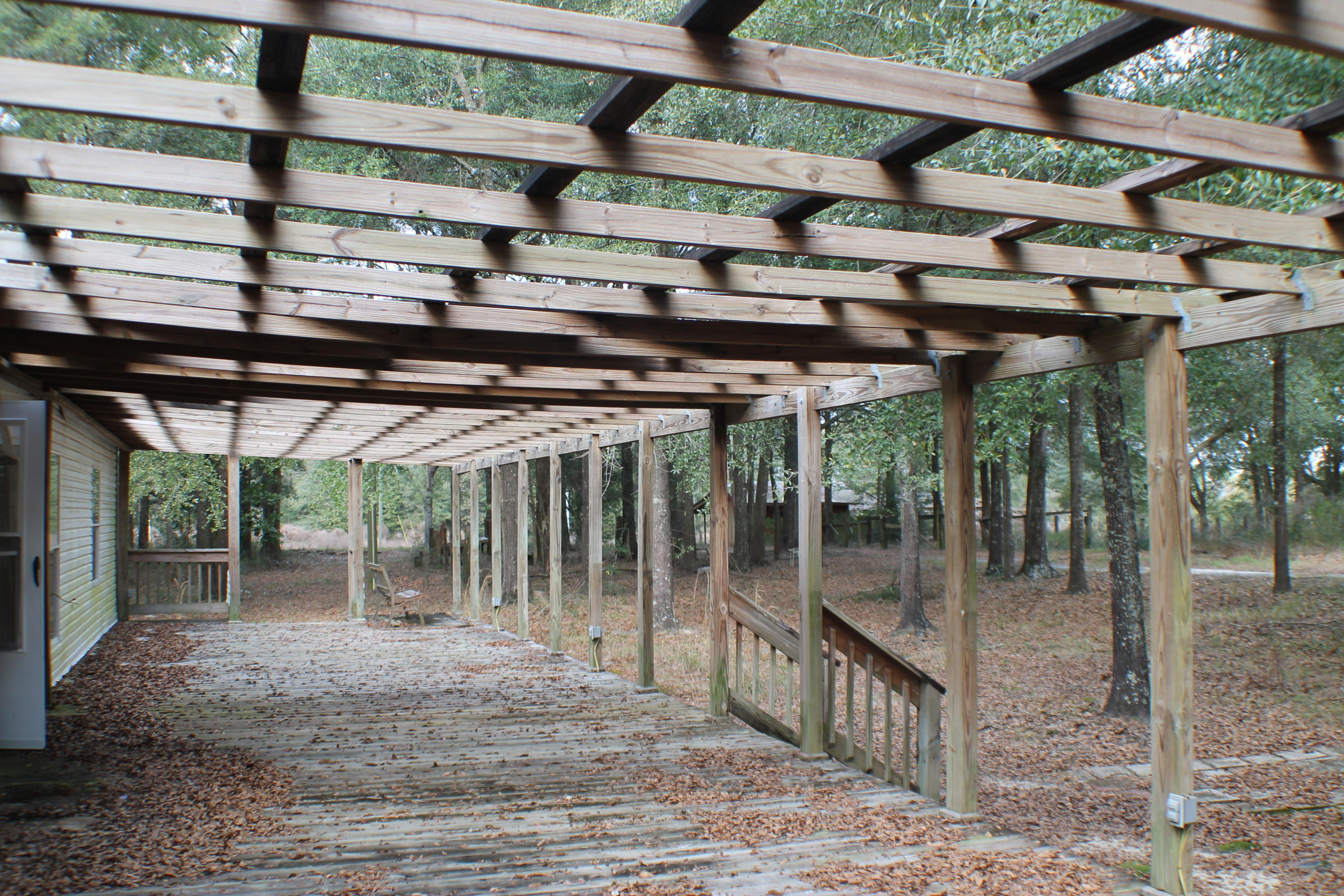 METES & BOUNDS - Land