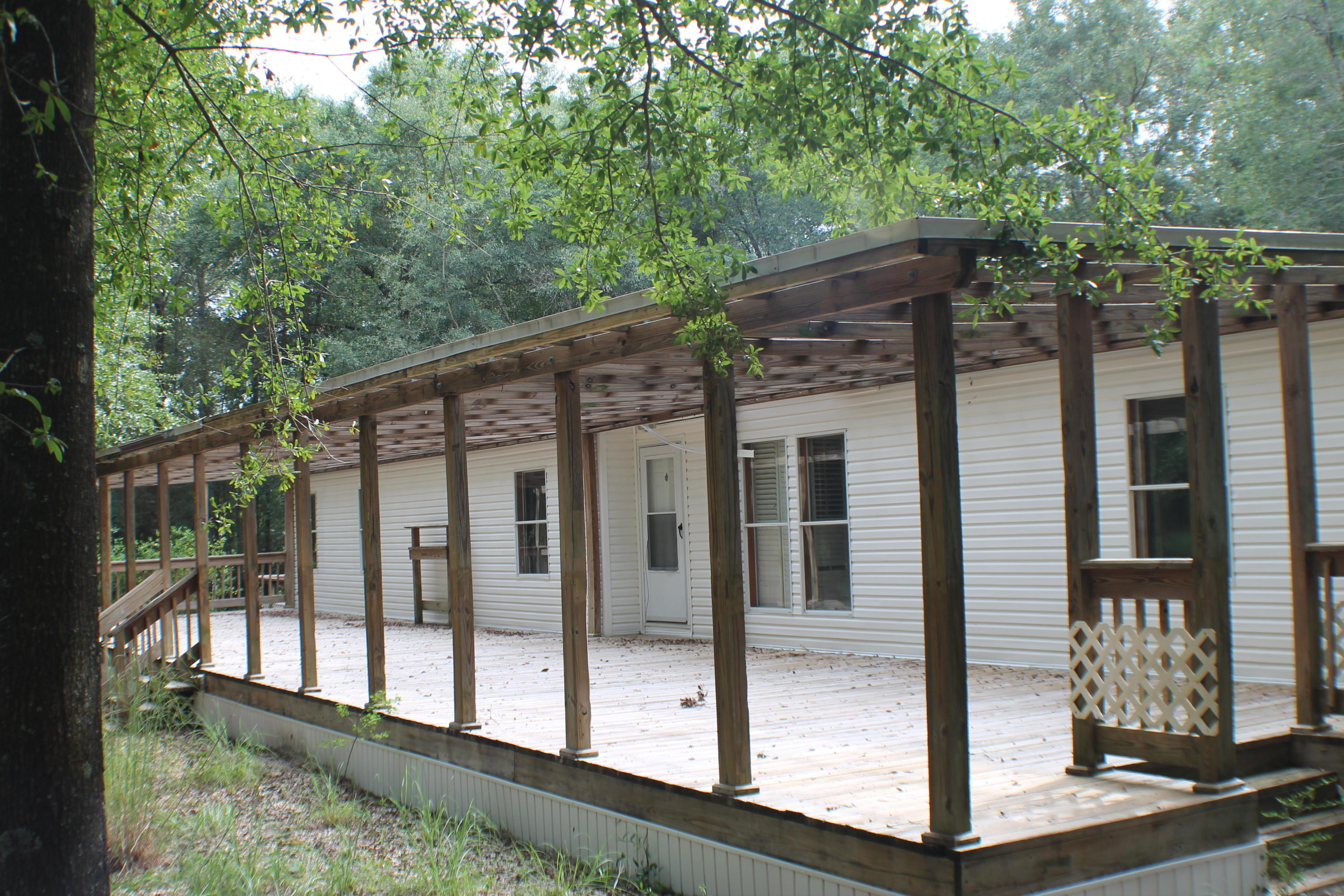 METES & BOUNDS - Land