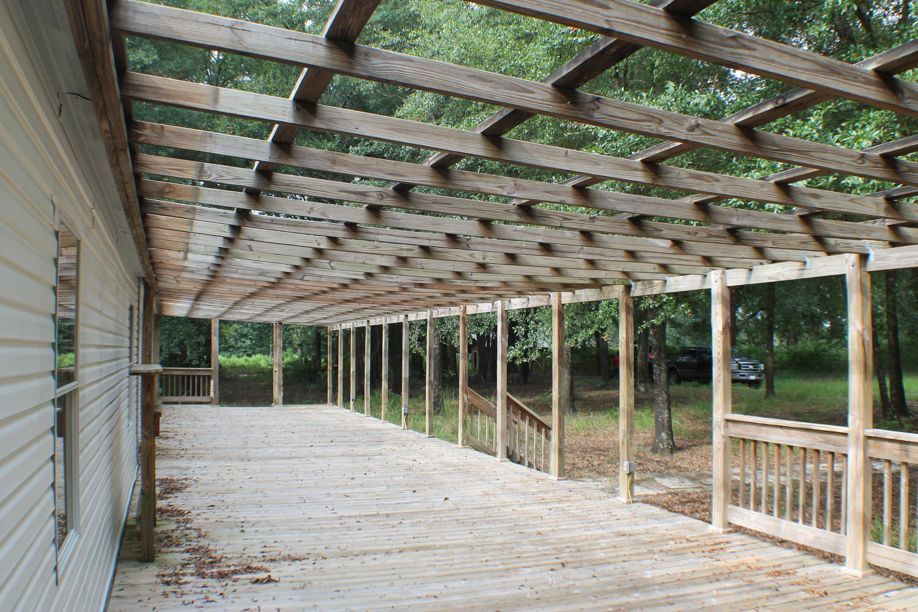 METES & BOUNDS - Land