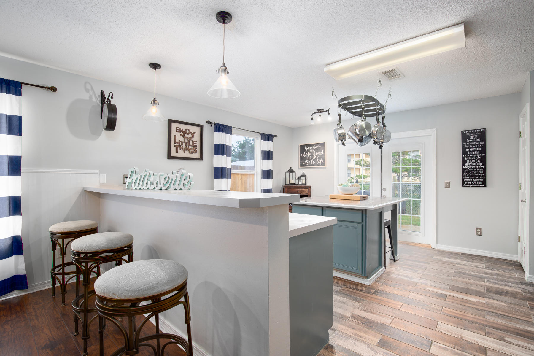 VINEYARD THE - Residential