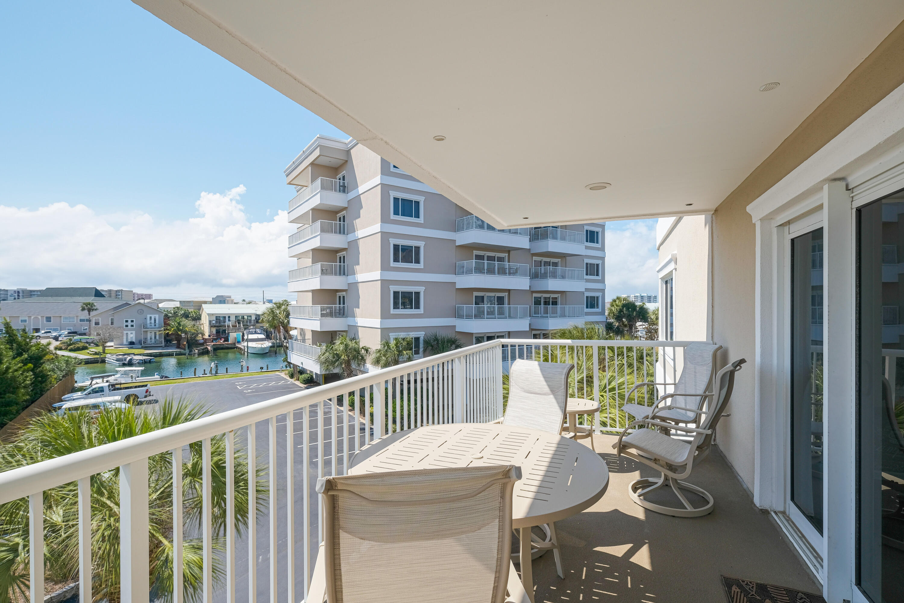 SUN KING TOWERS PH 1 - Residential