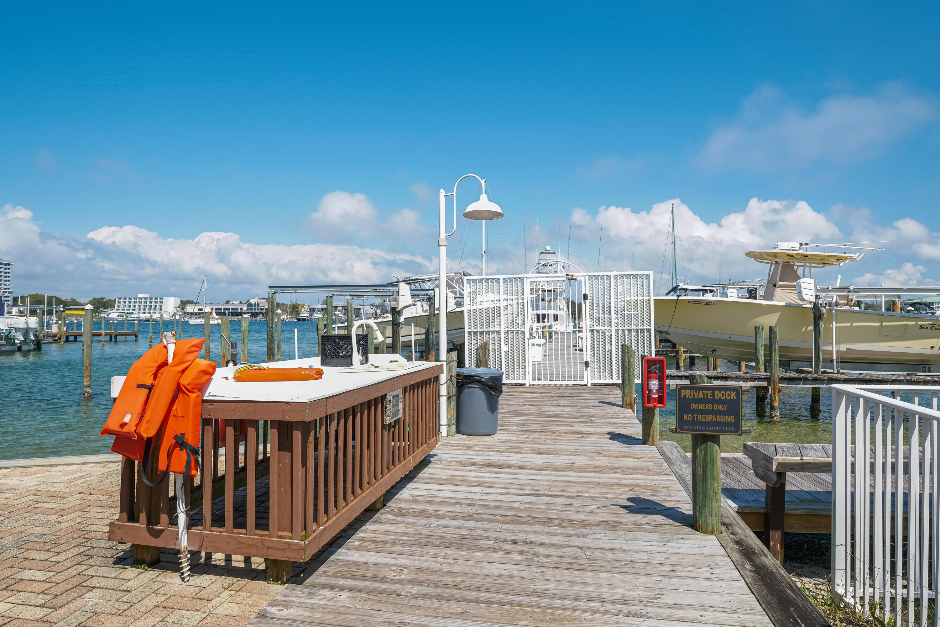 SUN KING TOWERS PH 1 - Residential