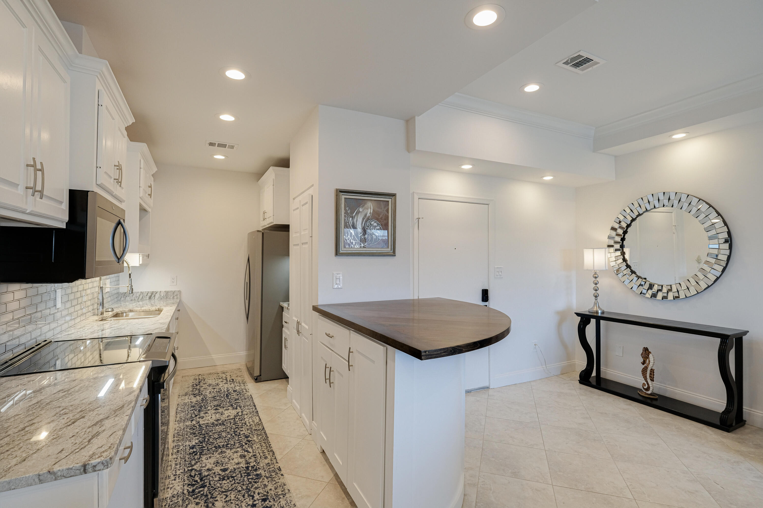 SUN KING TOWERS PH 1 - Residential