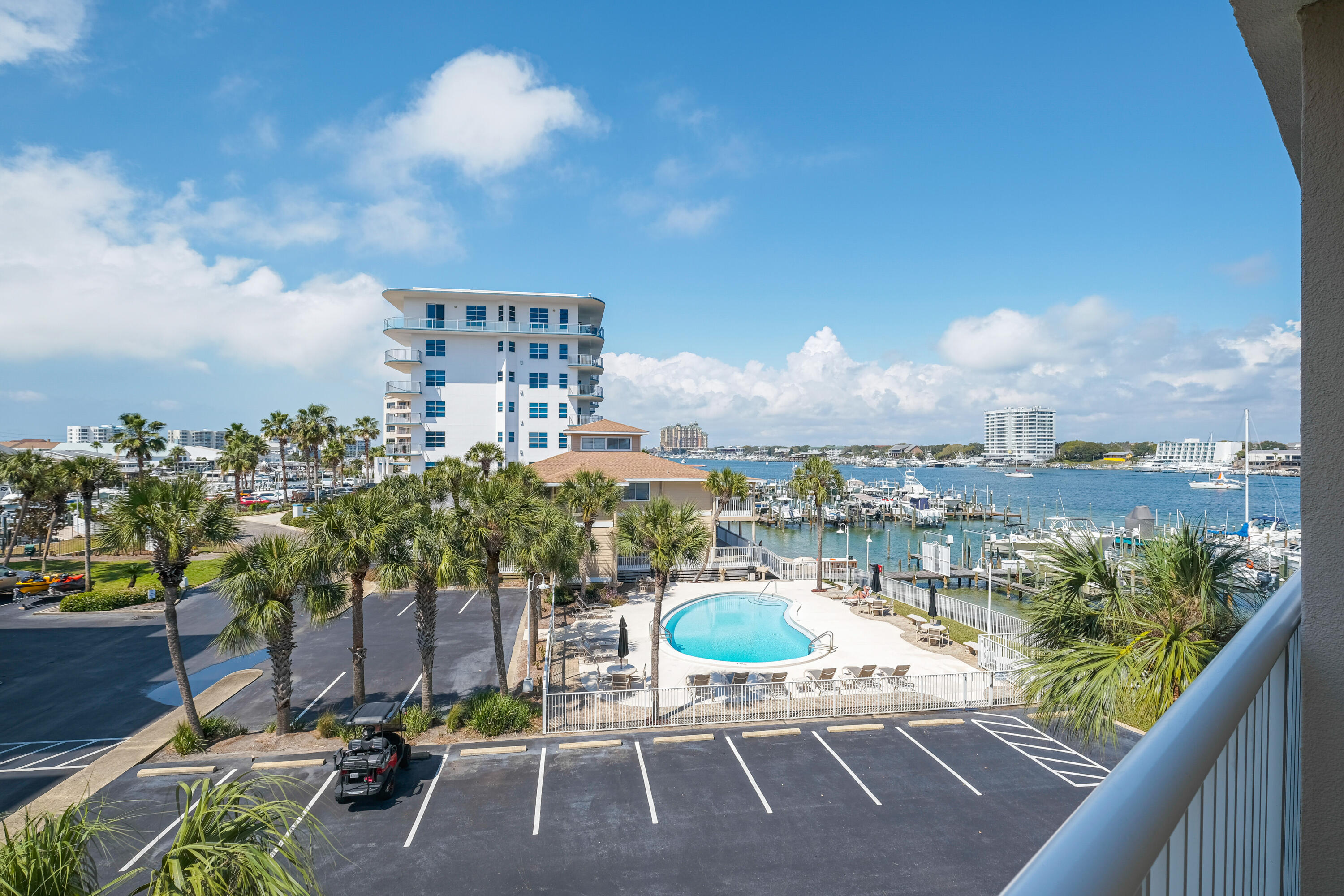 SUN KING TOWERS PH 1 - Residential