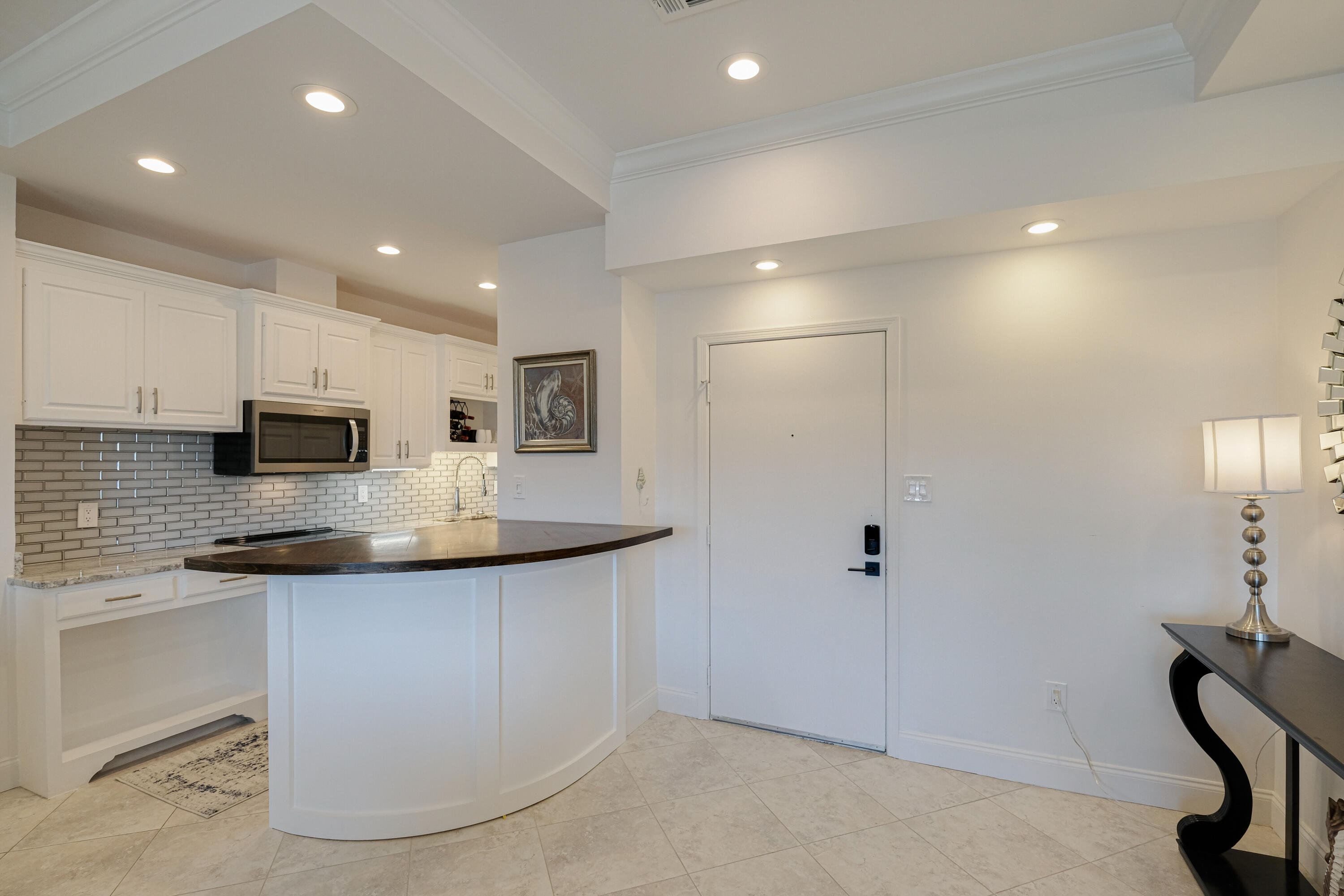 SUN KING TOWERS PH 1 - Residential