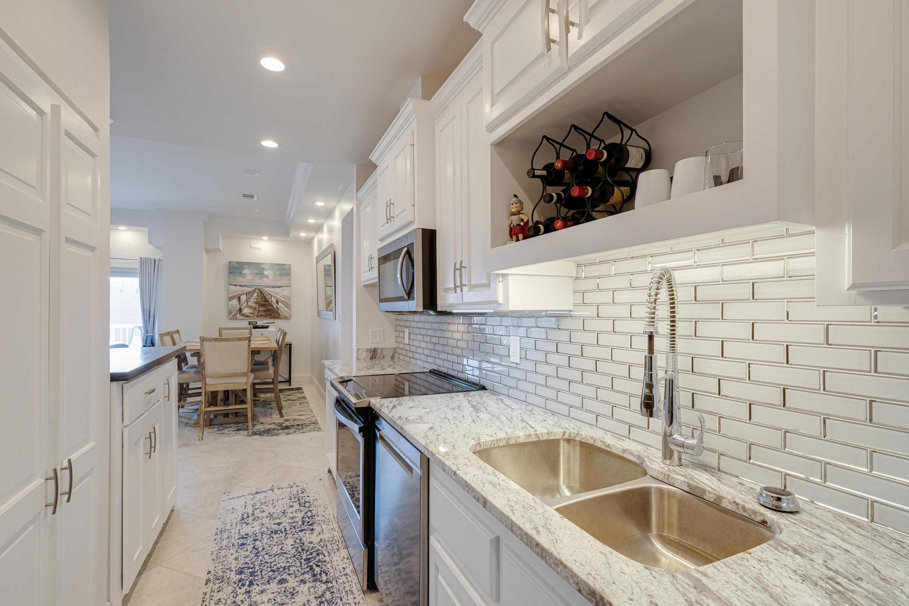 SUN KING TOWERS PH 1 - Residential