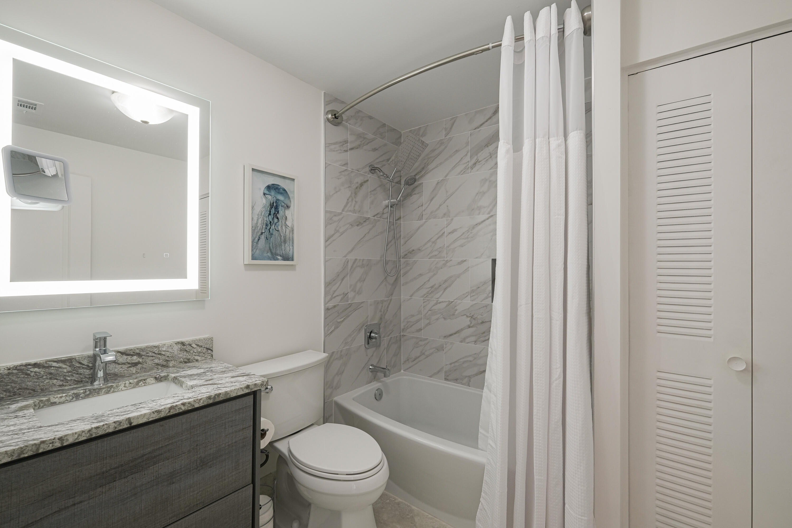 SUN KING TOWERS PH 1 - Residential