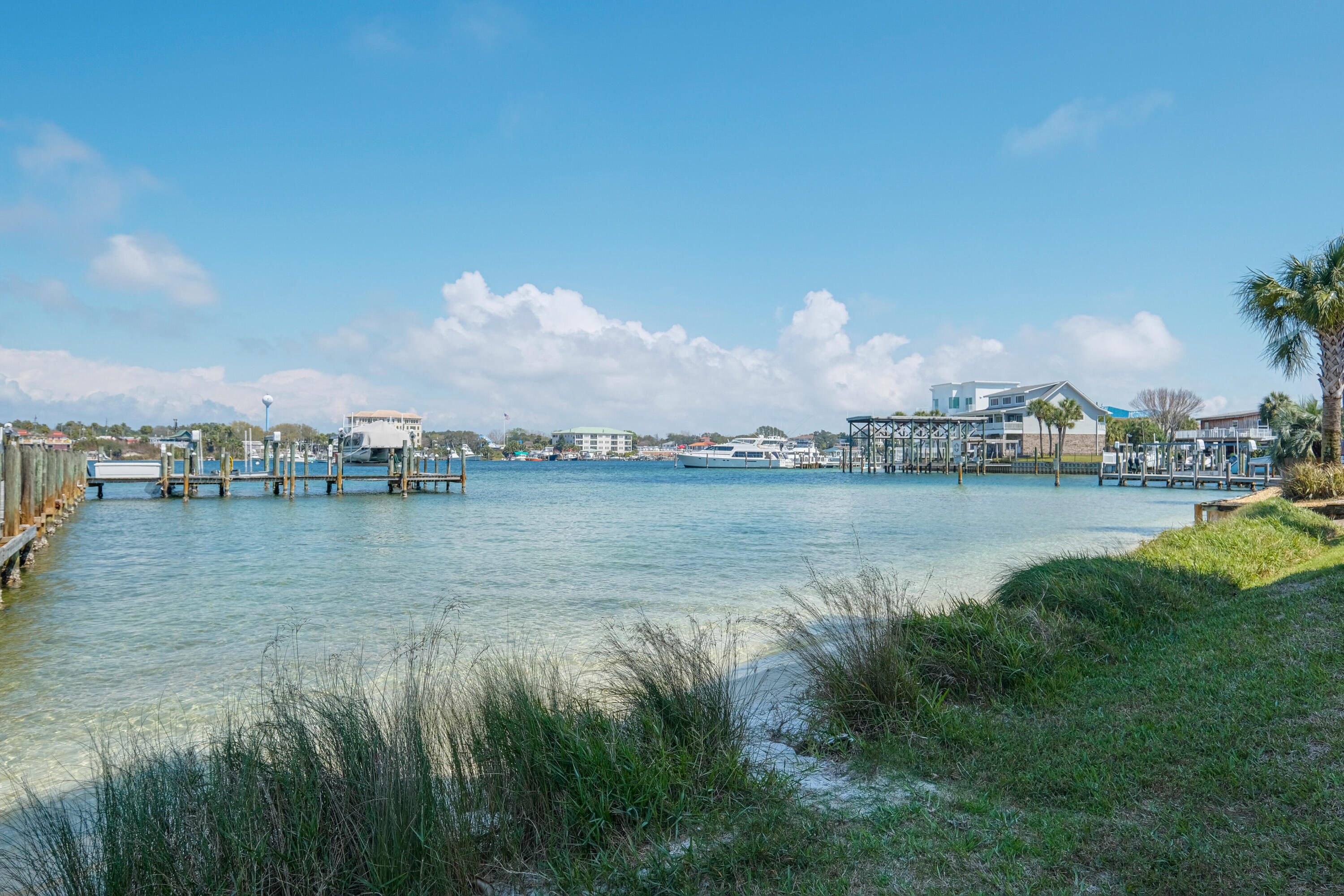 SUN KING TOWERS PH 1 - Residential