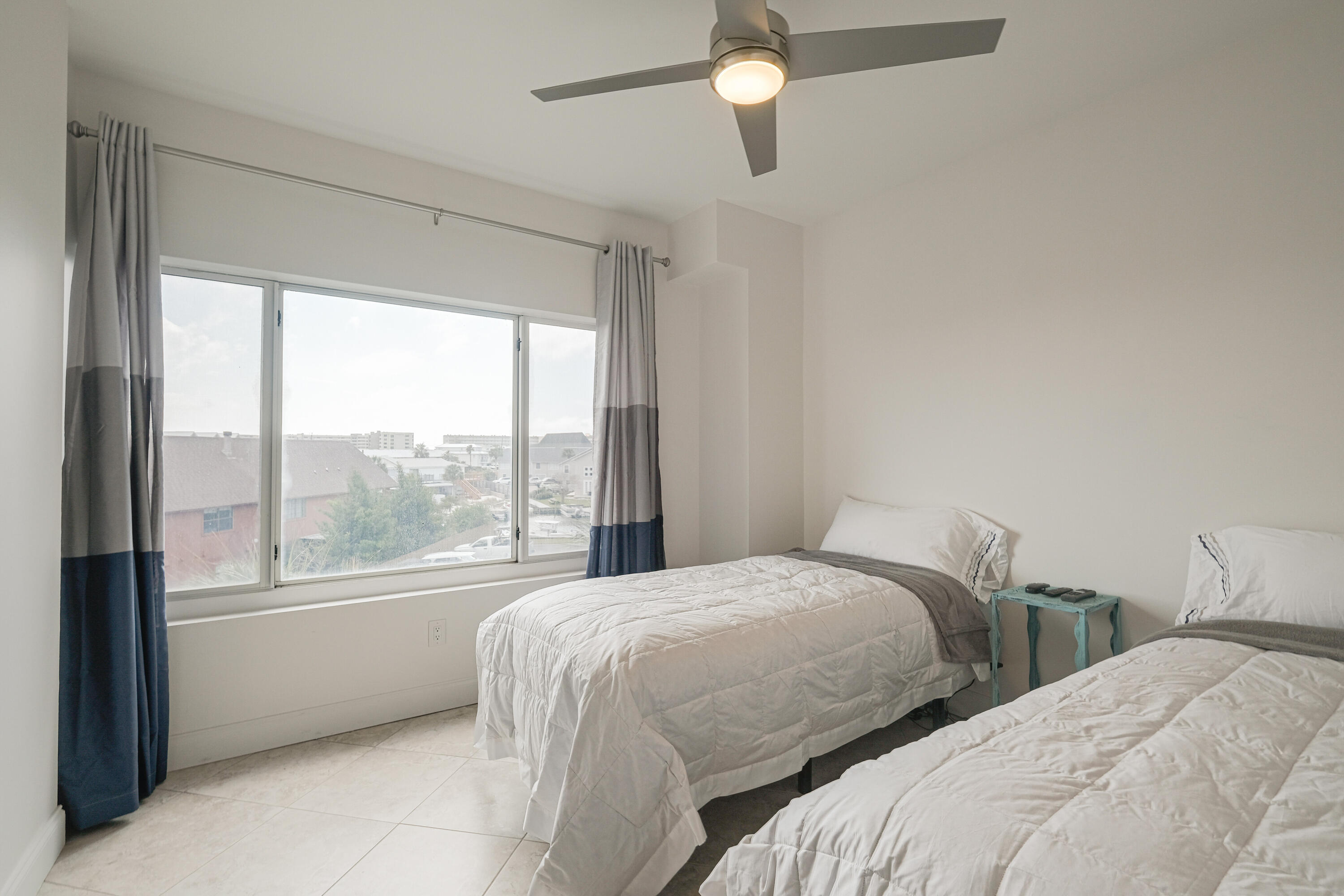 SUN KING TOWERS PH 1 - Residential