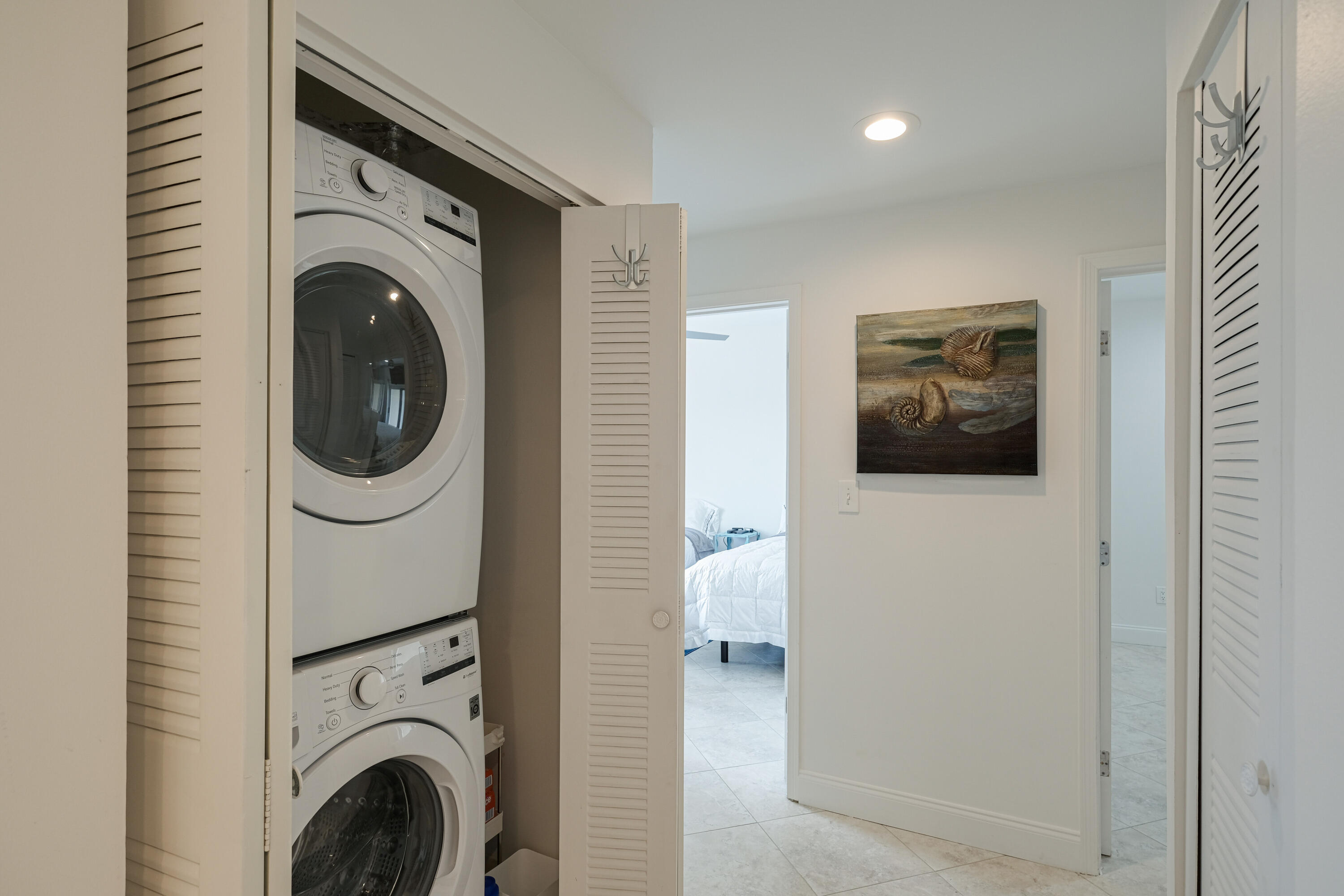 SUN KING TOWERS PH 1 - Residential