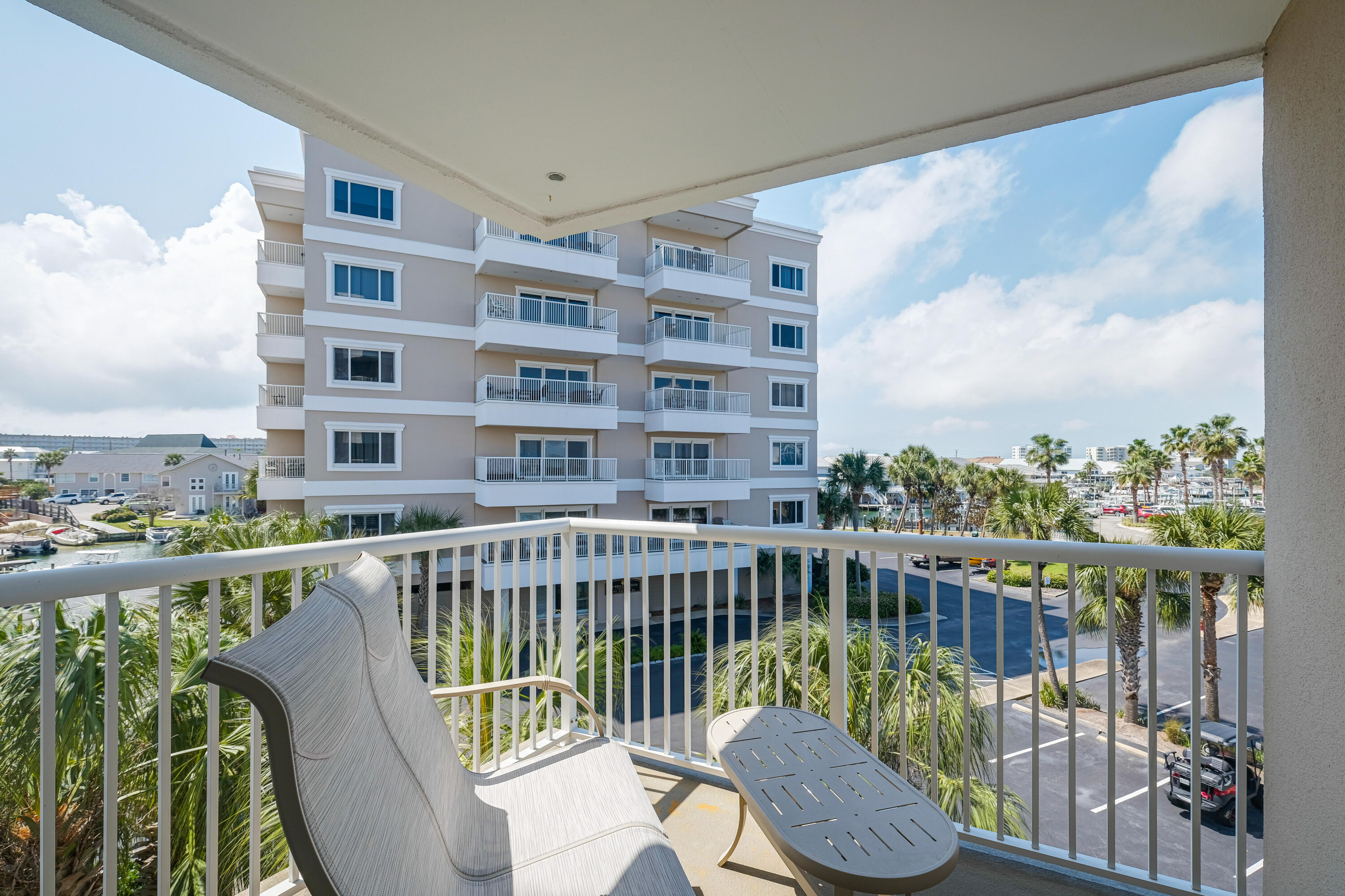 SUN KING TOWERS PH 1 - Residential