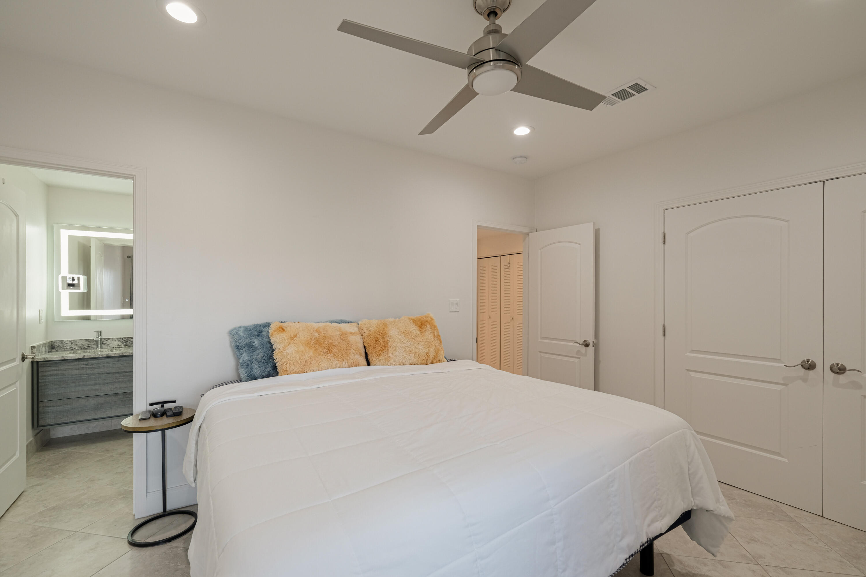 SUN KING TOWERS PH 1 - Residential