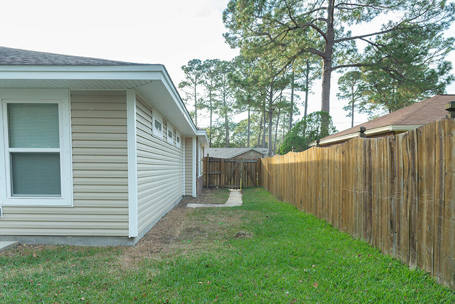 PINE MEADOWS 2ND ADDN - Residential Lease