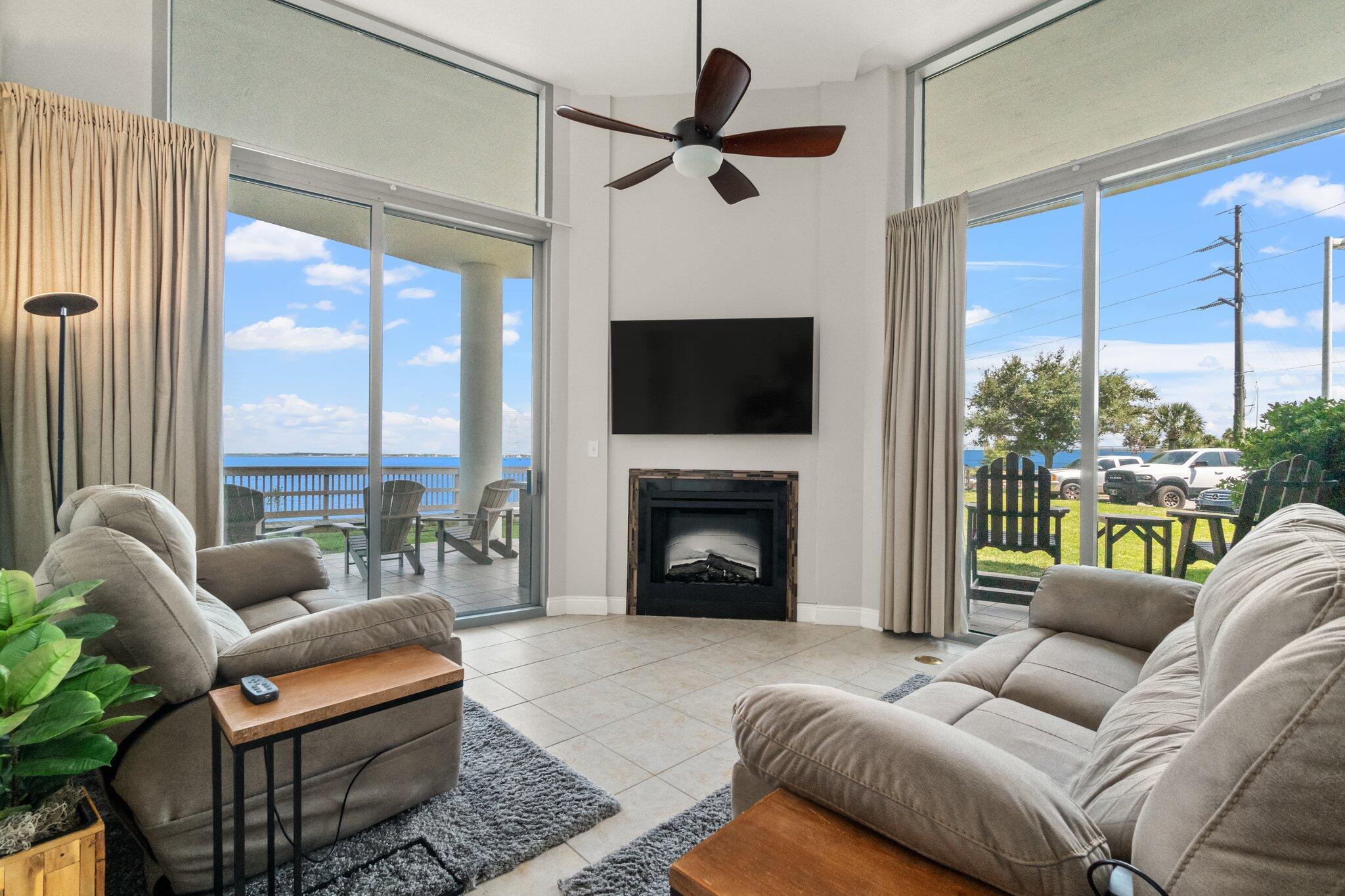 MARINA LANDING - Residential