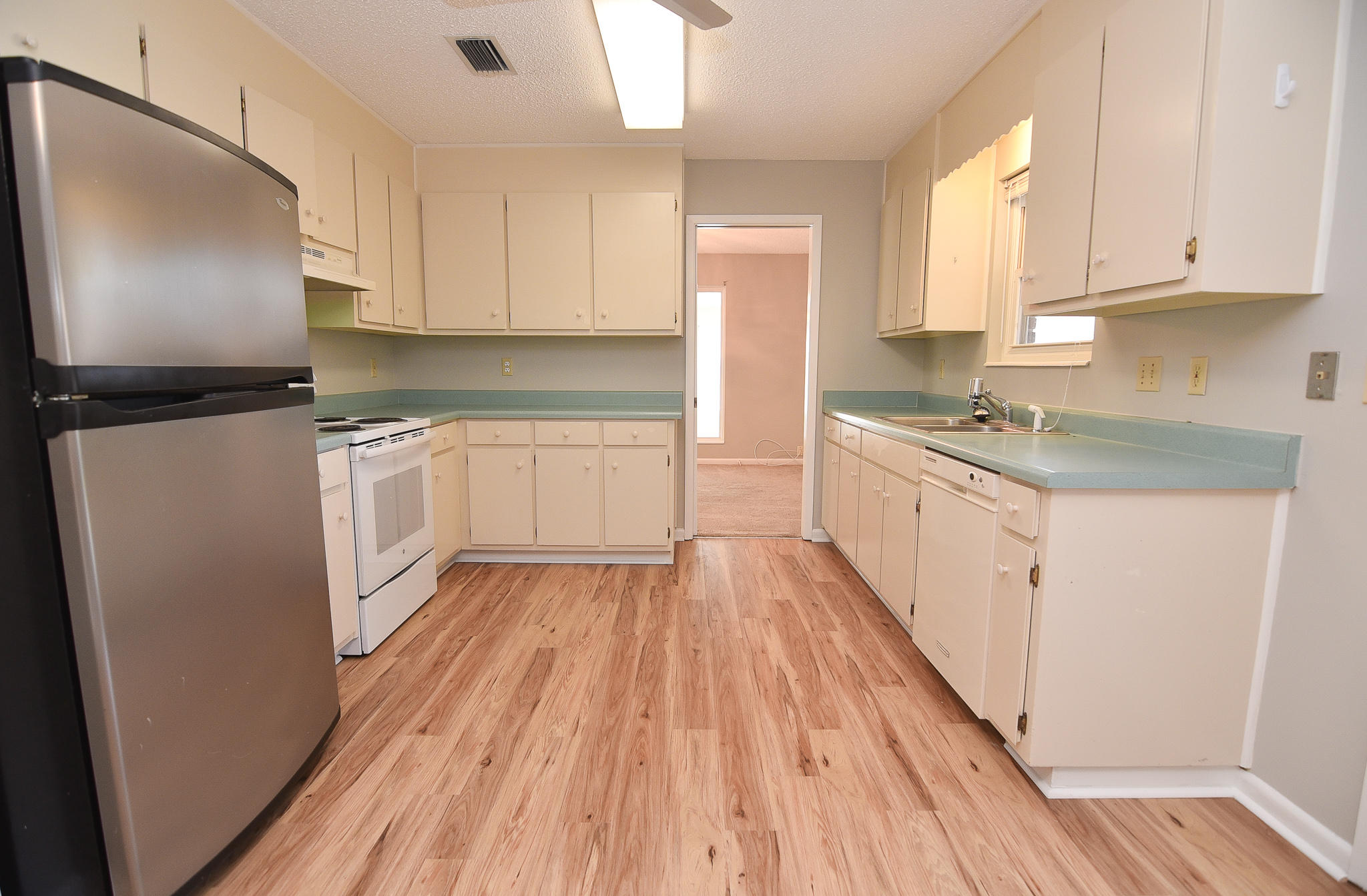 PALM ESTATES UNIT 4 - Residential