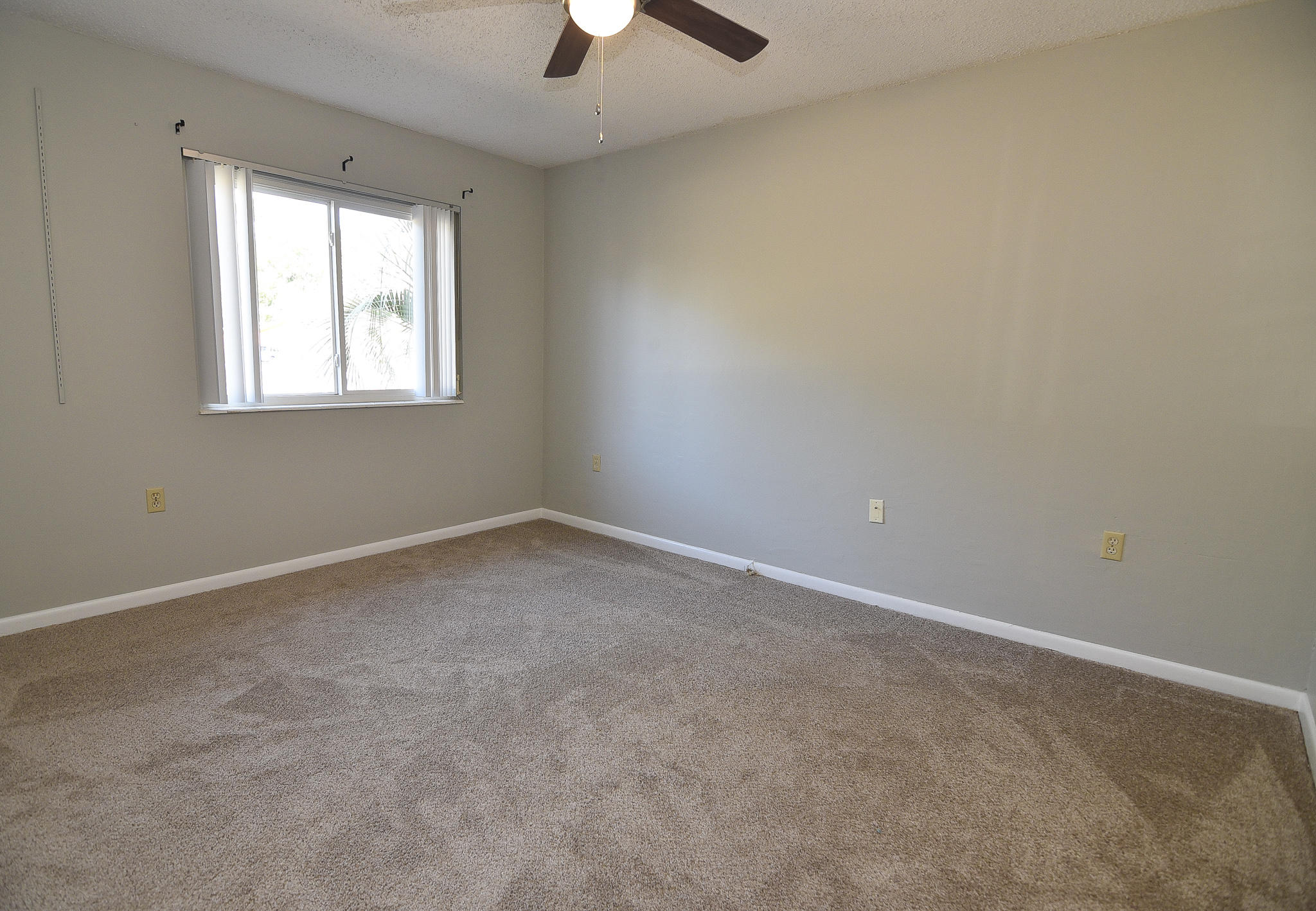 PALM ESTATES UNIT 4 - Residential