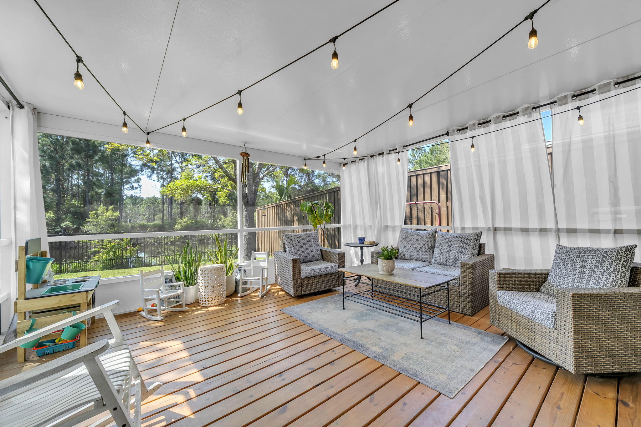 EAGLE BAY - Residential