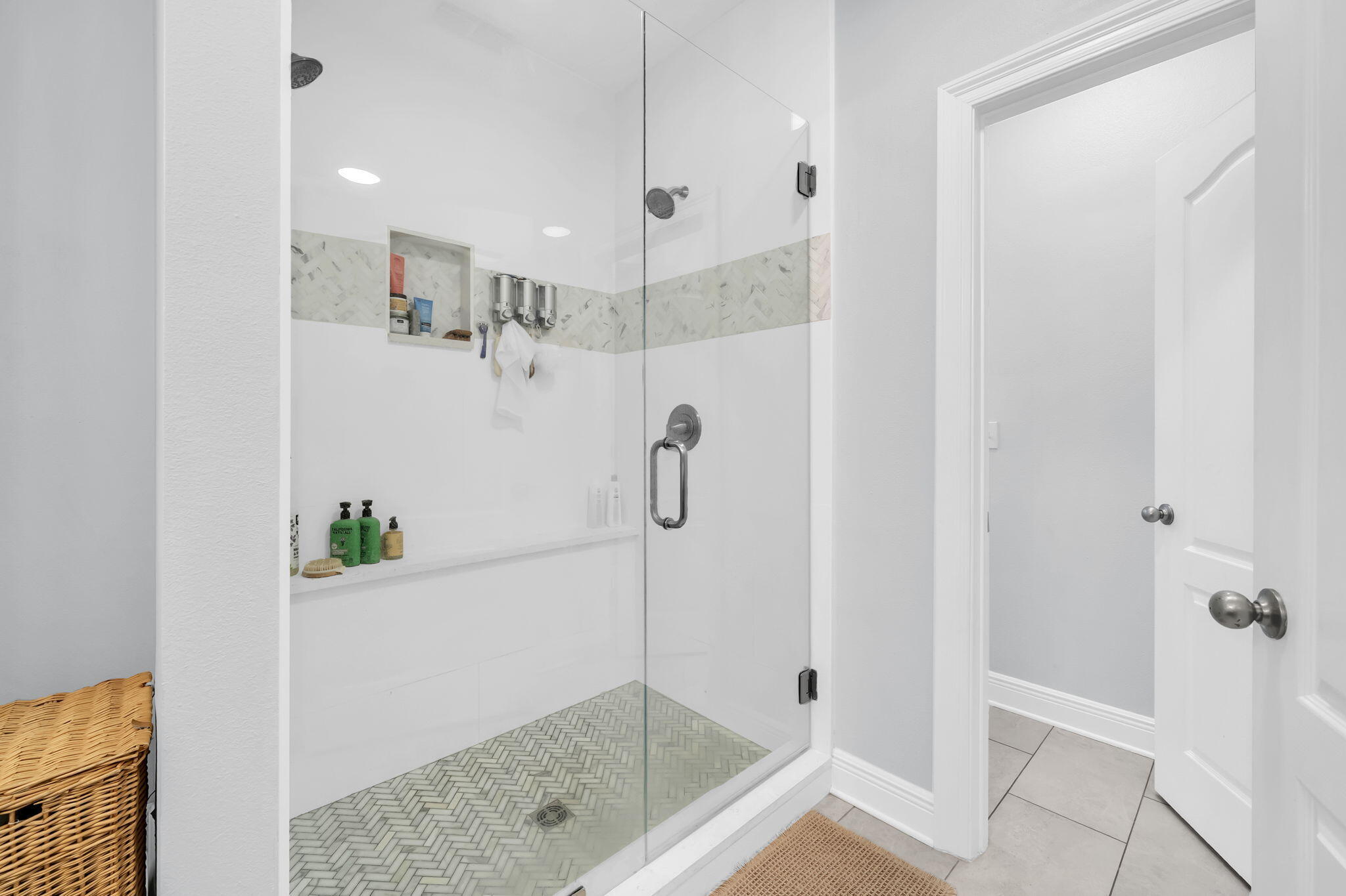 EAGLE BAY - Residential