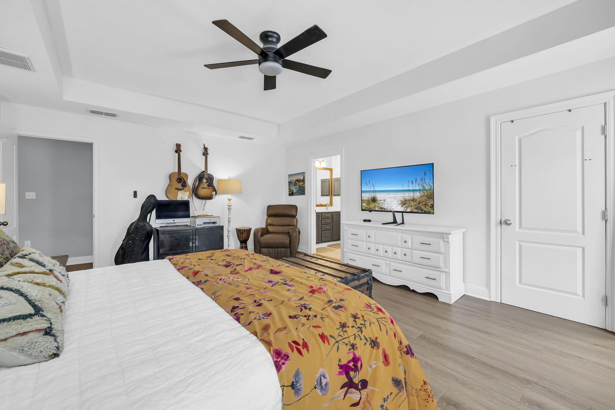 EAGLE BAY - Residential