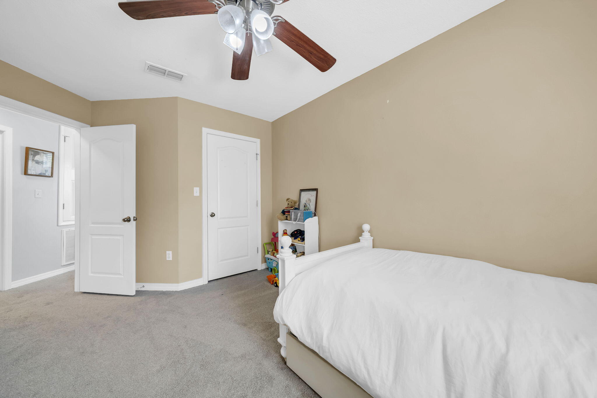 EAGLE BAY - Residential