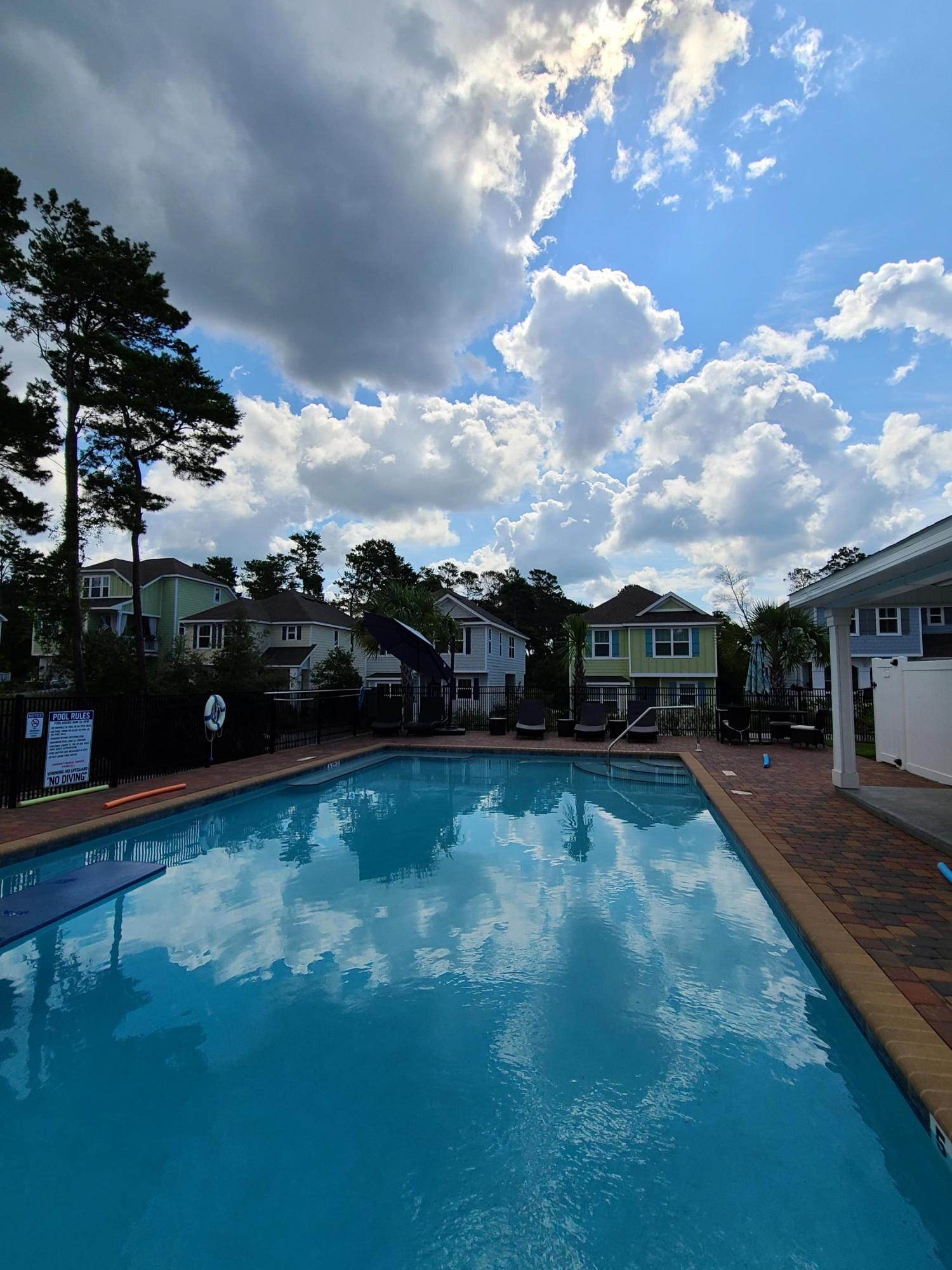 PINEWOOD PRESERVE - Residential Lease