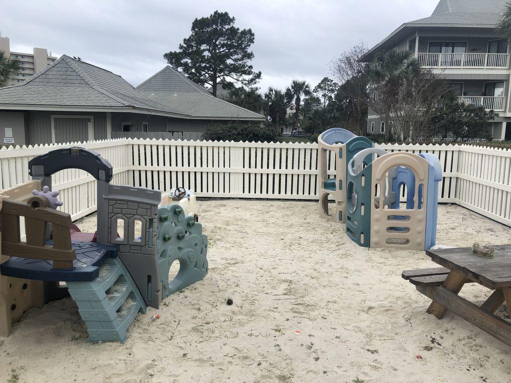 BEACHWOOD VILLAS CONDO - Residential