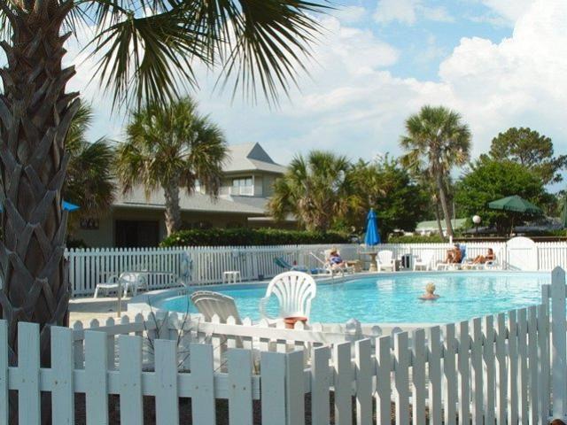 BEACHWOOD VILLAS CONDO - Residential