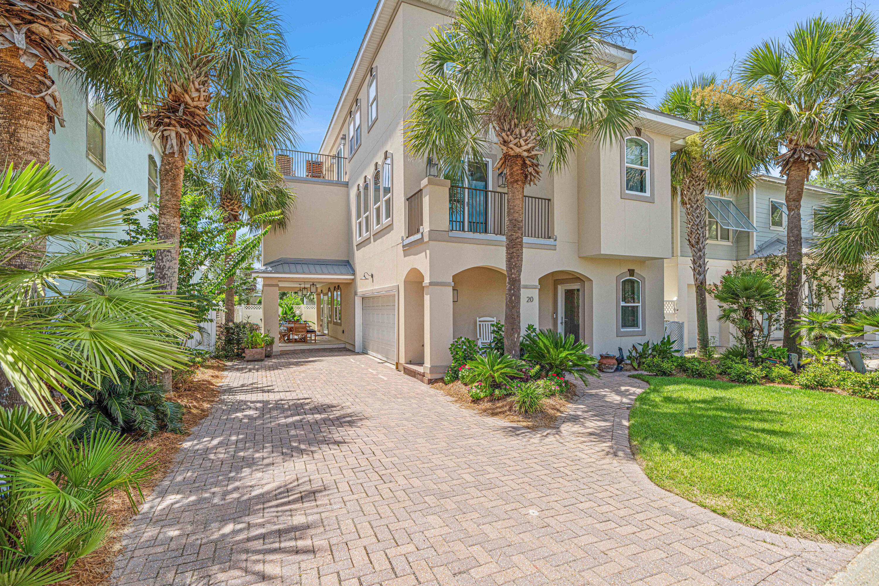 EMERALD WATERS VILLAGE - Residential
