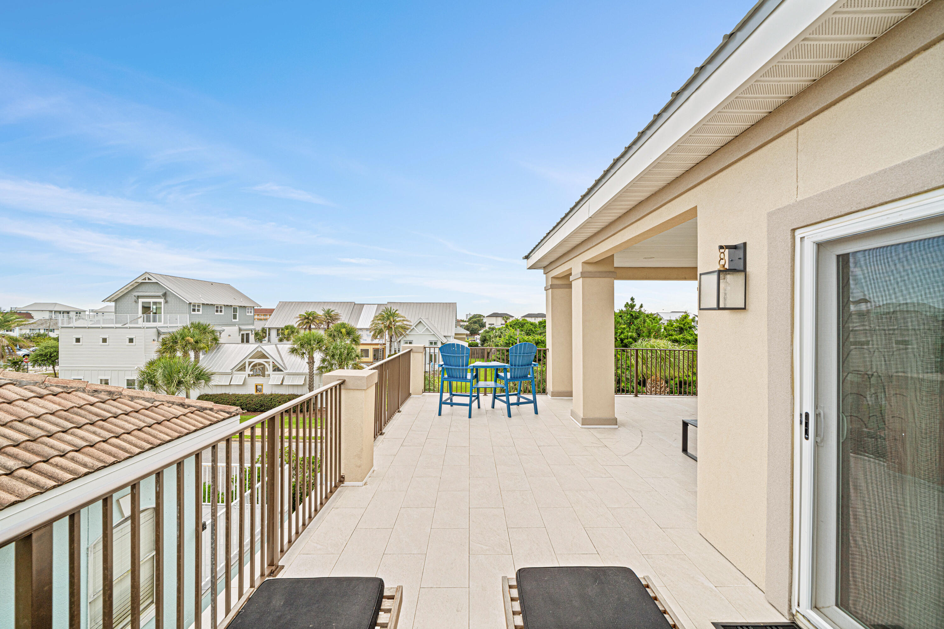 EMERALD WATERS VILLAGE - Residential