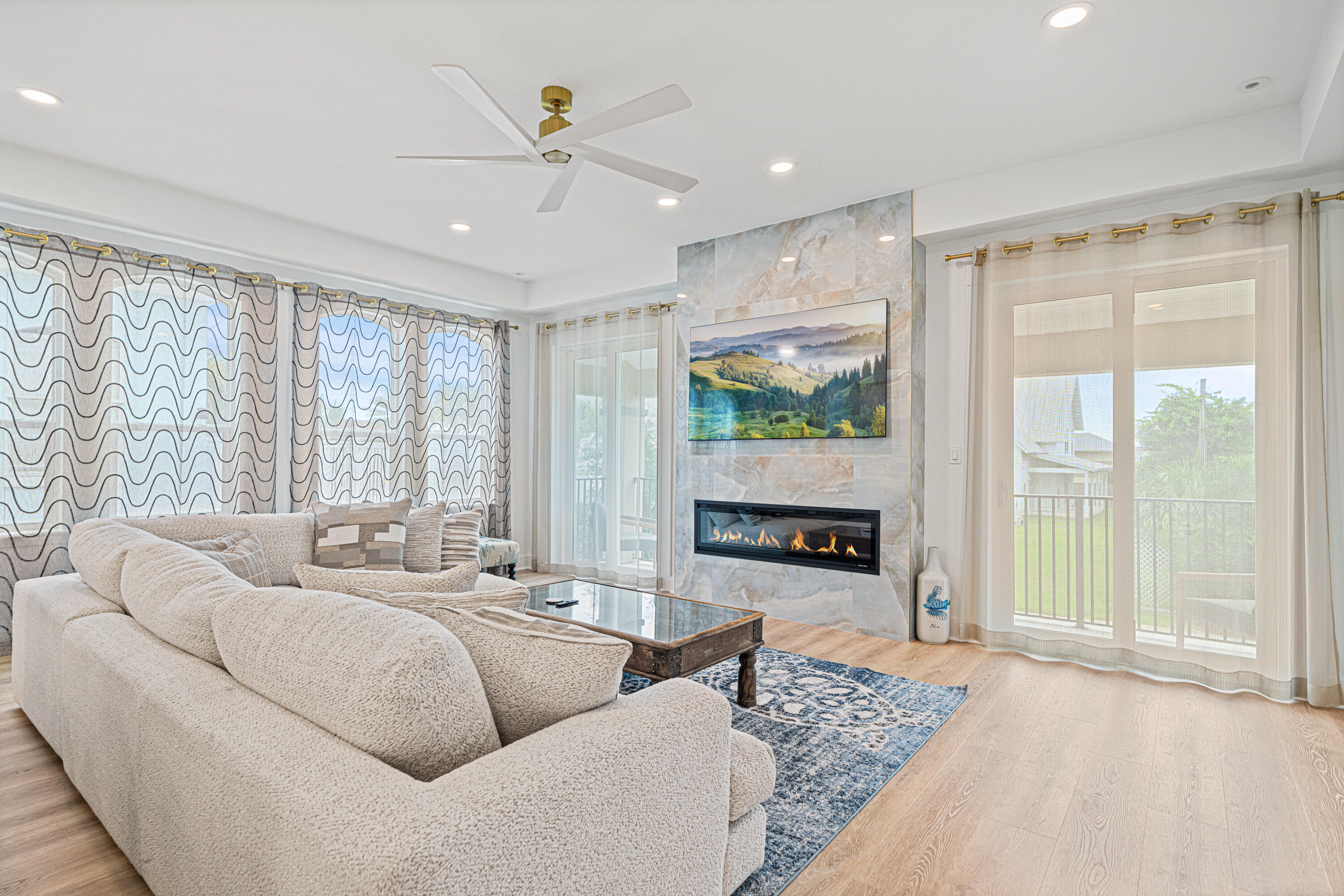 EMERALD WATERS VILLAGE - Residential