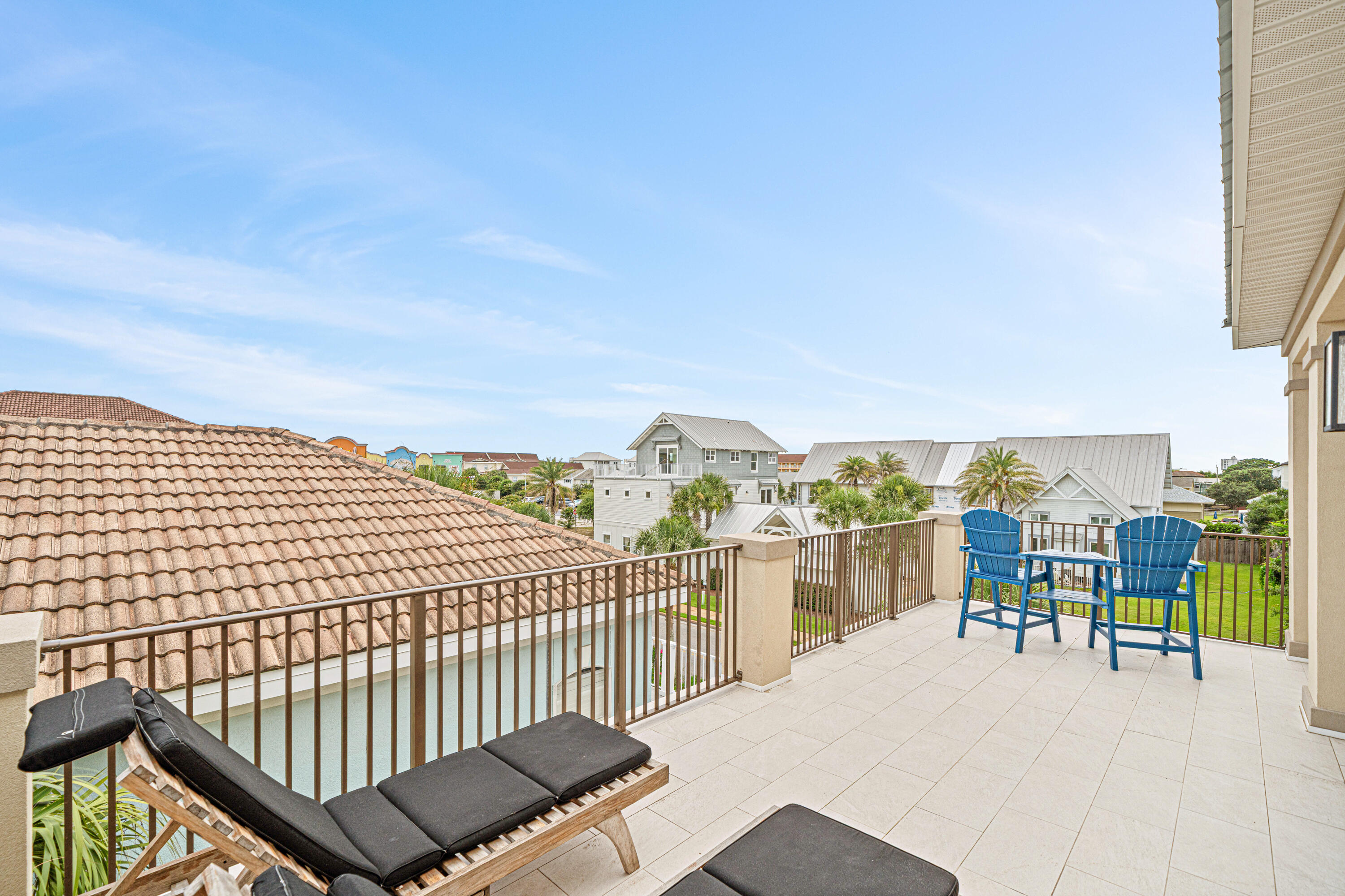 EMERALD WATERS VILLAGE - Residential
