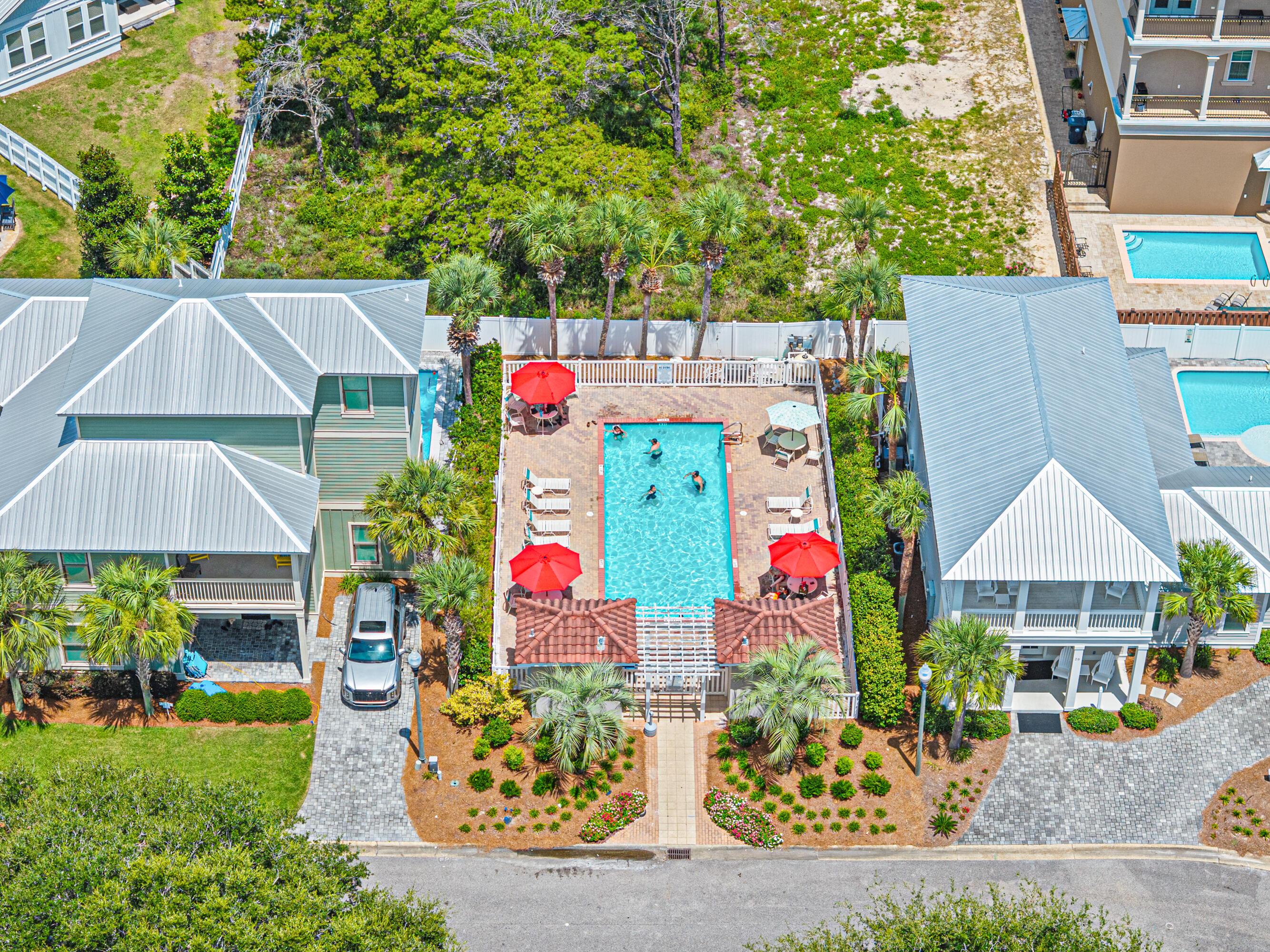 EMERALD WATERS VILLAGE - Residential