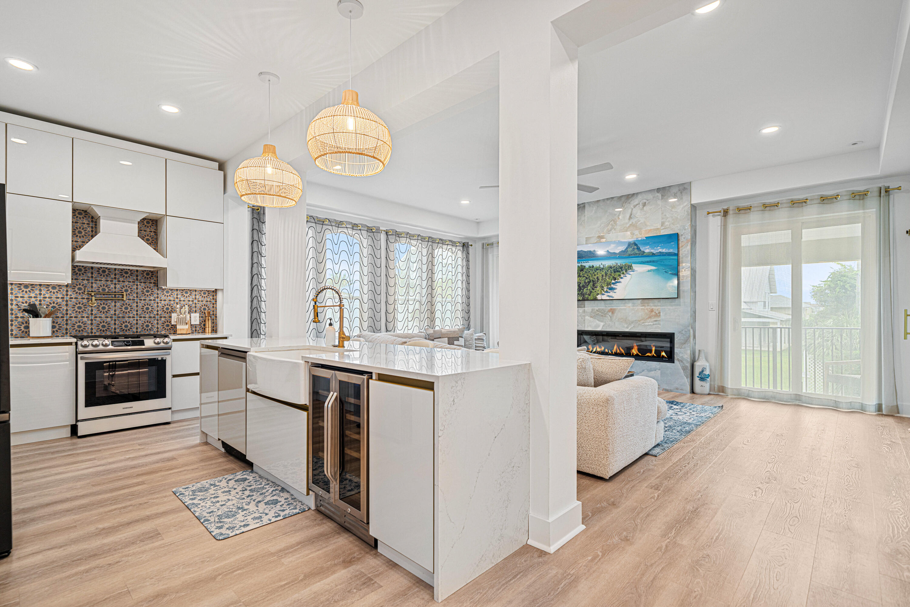 EMERALD WATERS VILLAGE - Residential