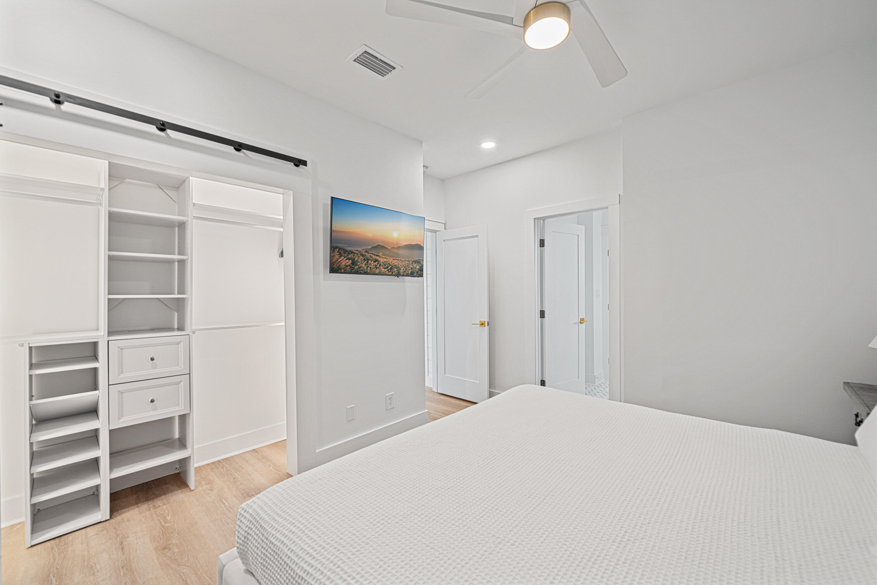 EMERALD WATERS VILLAGE - Residential