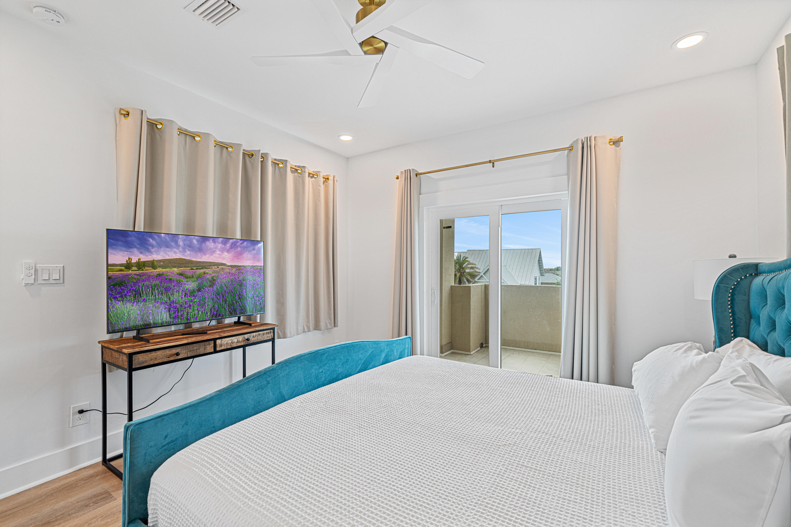 EMERALD WATERS VILLAGE - Residential