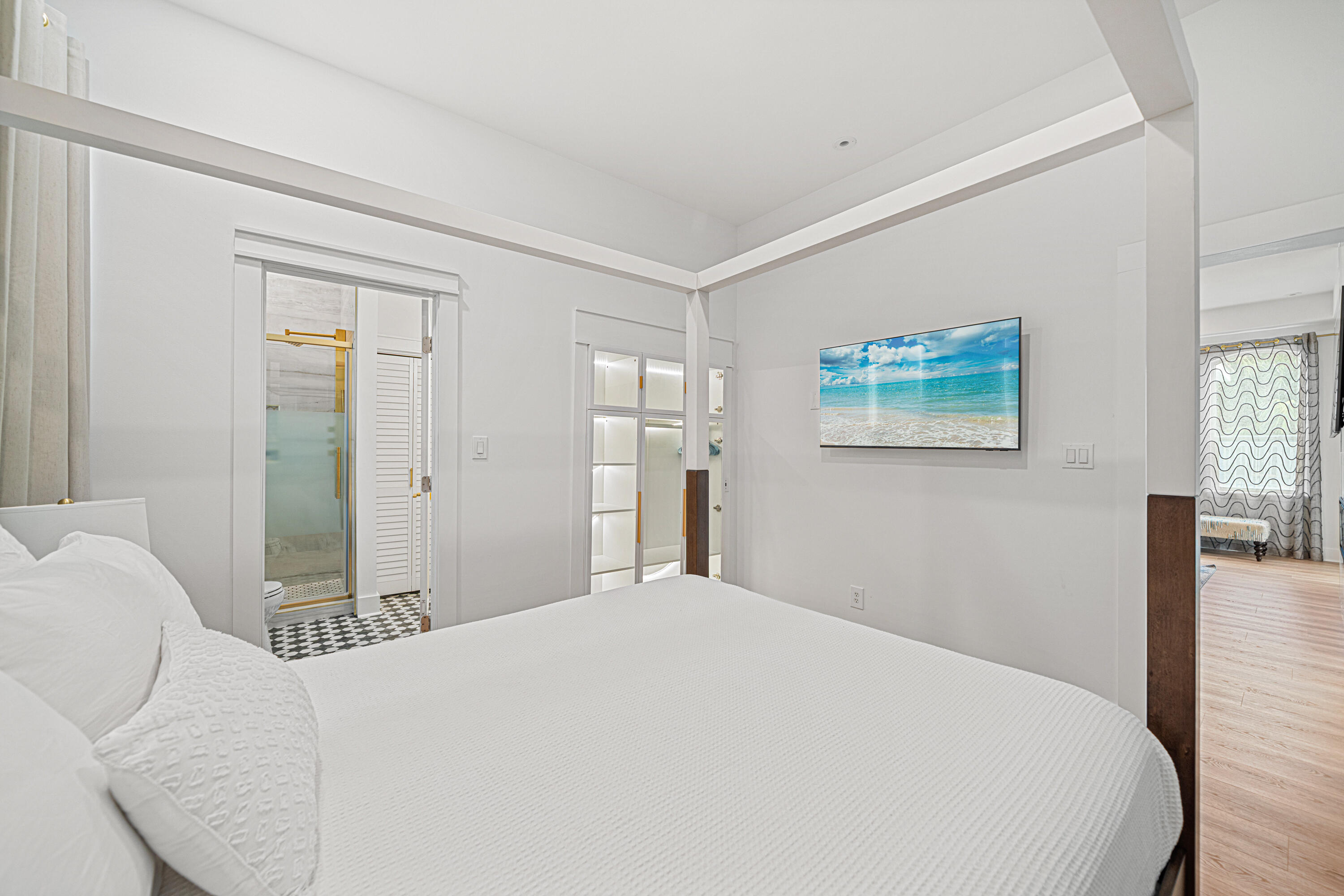 EMERALD WATERS VILLAGE - Residential