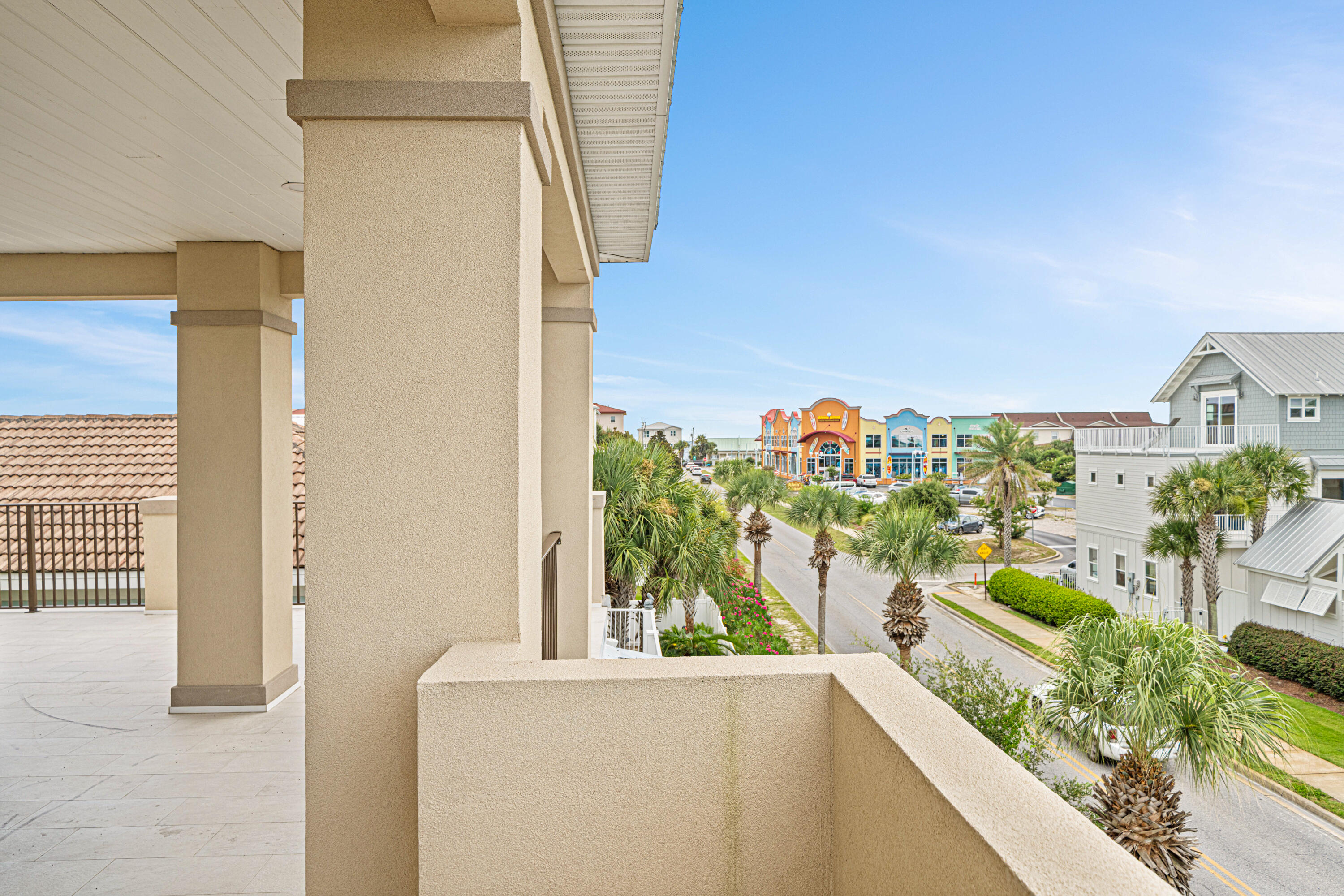 EMERALD WATERS VILLAGE - Residential