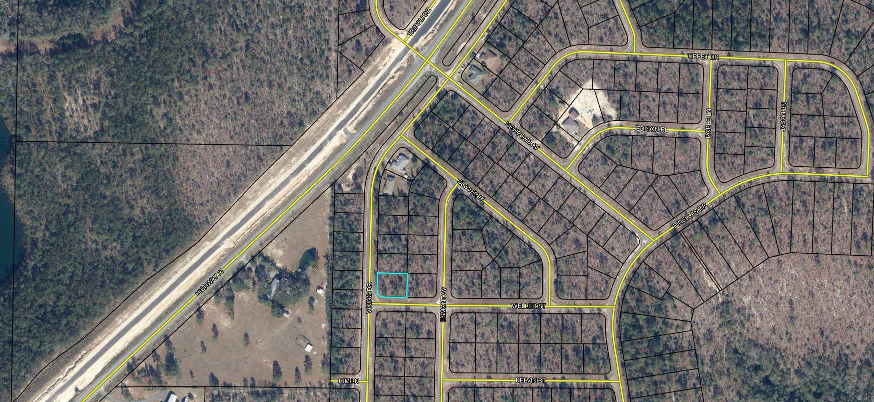 ELECTRIC & WATER IN FRONT OF LOT....This lot is priced right and ideal for a builder / developer. Large .283 CORNER acre lot is a plus for a builder or a family wanting to build . Sunny Hills is ideal for someone wanting country living with clubhouse and golf course without paying high HOA fees. Other than the clubhouse and beautiful Green Golf turf, Sunny Hills offers numerous lakes with white sandy beaches and clear water throughout for recreational activities such as swimming, boating, and fishing, but also provides a short drive, approximately 45 minutes to Panama City beaches, entertainment, dining, malls, and airport.